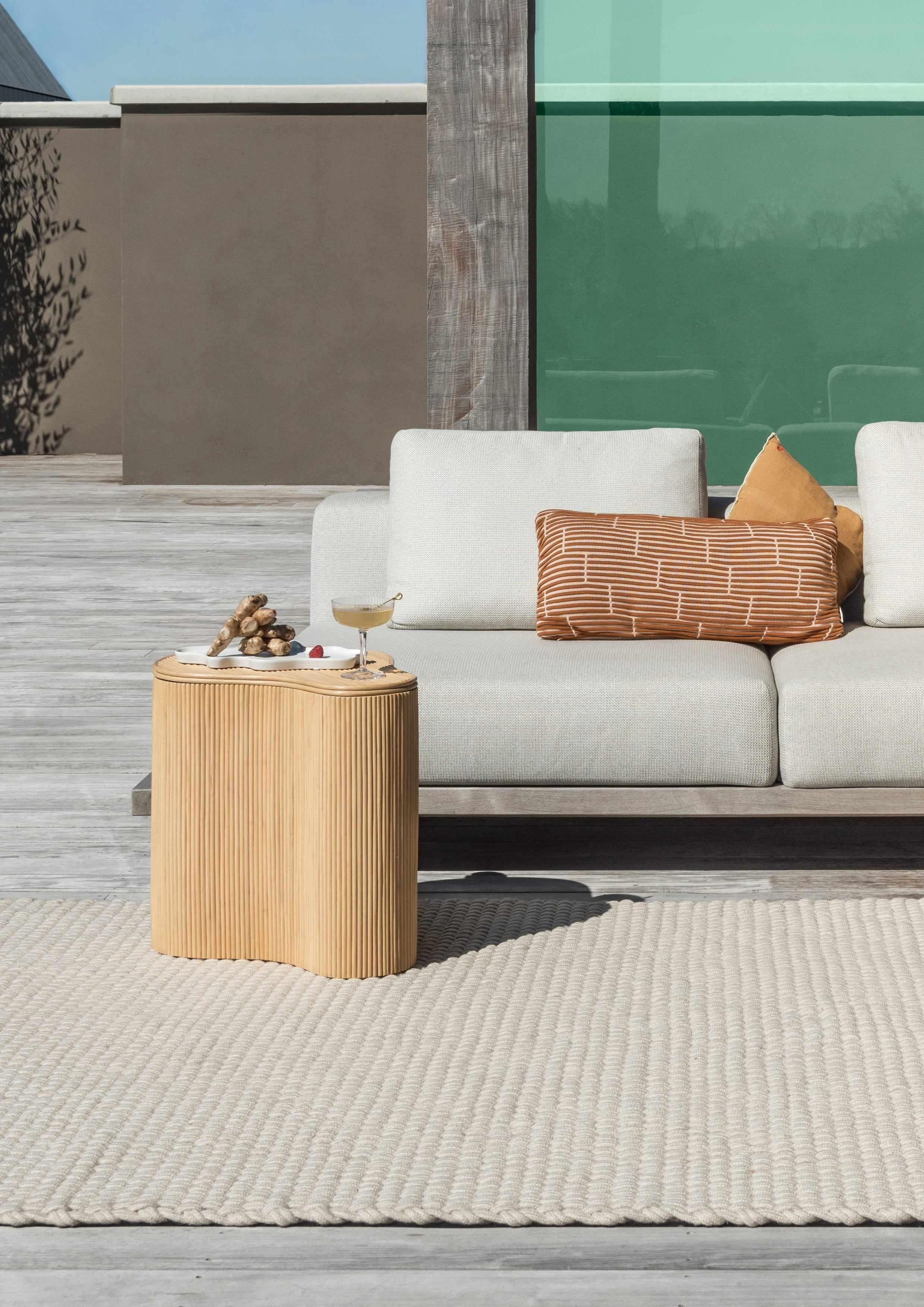 environmental beige modern indoor outdoor polyethylene weatherproof rug