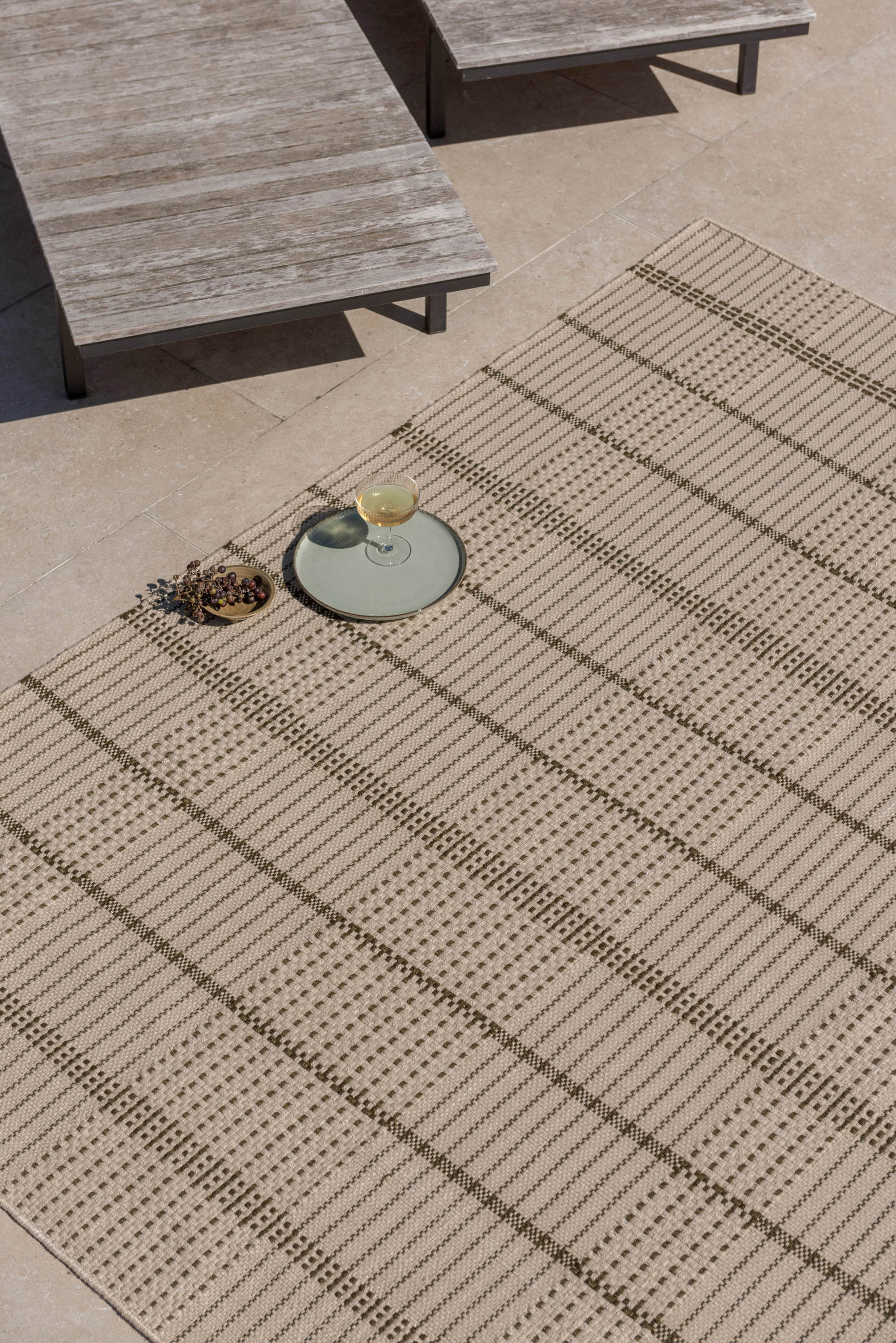 Modern beige geometric rug with olive pattern