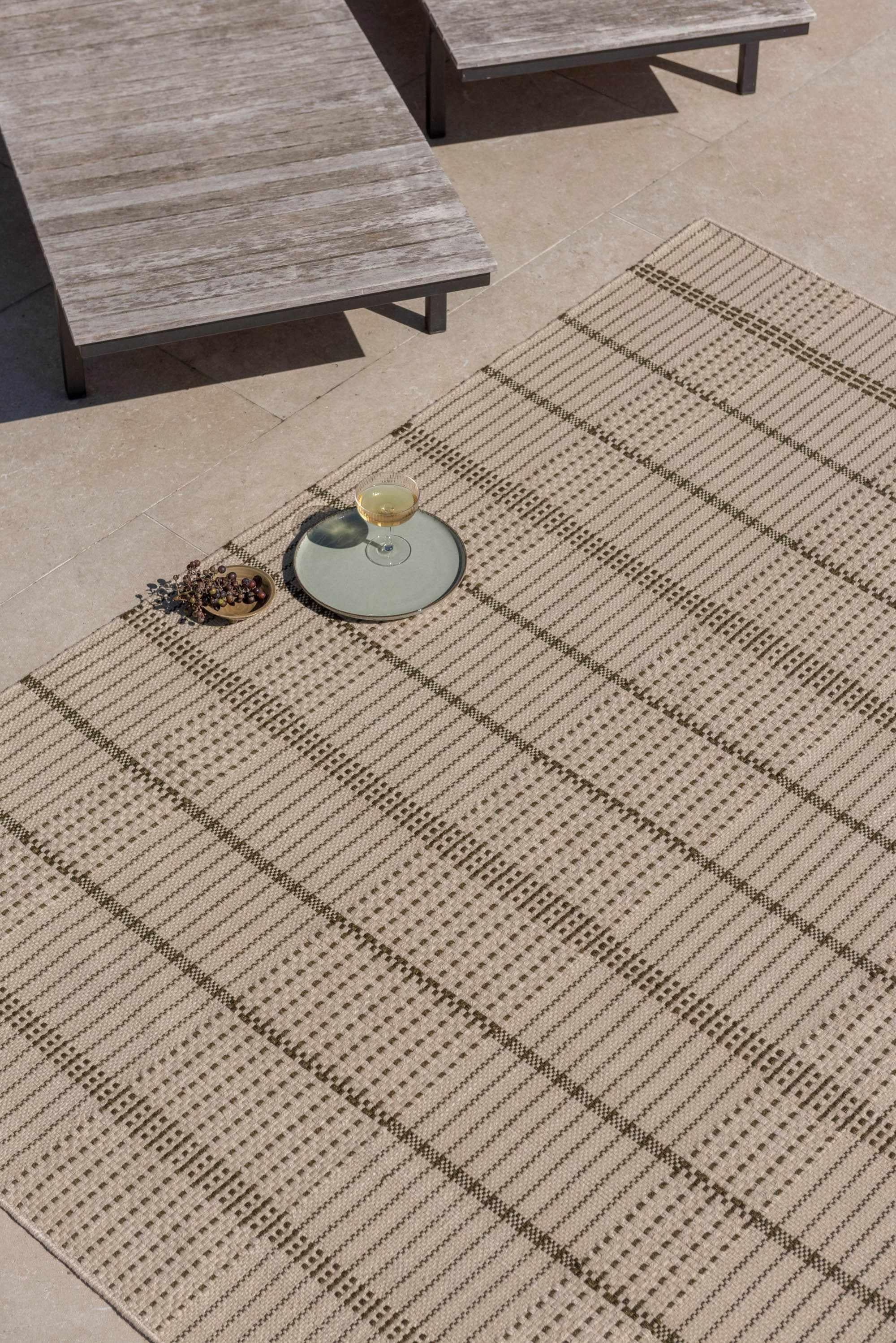 Modern beige geometric rug with olive pattern