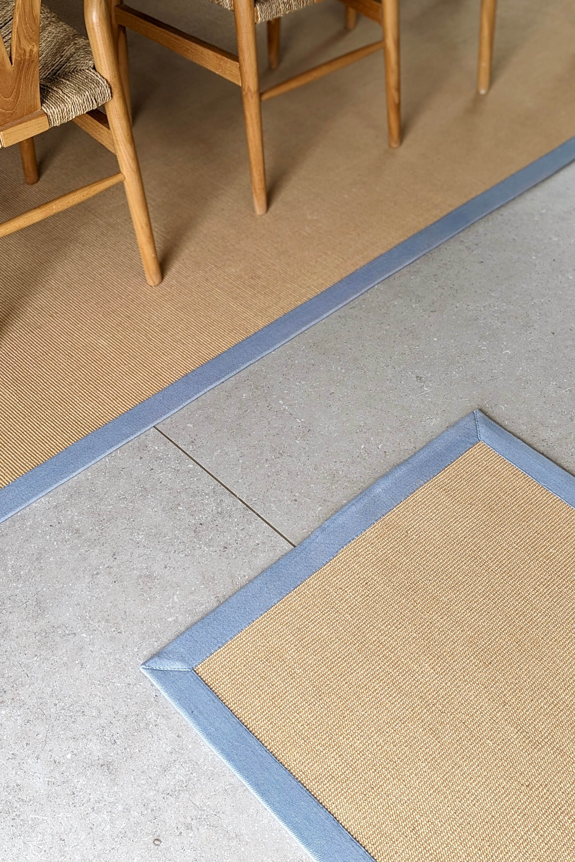 Sisal runner with blue linen border