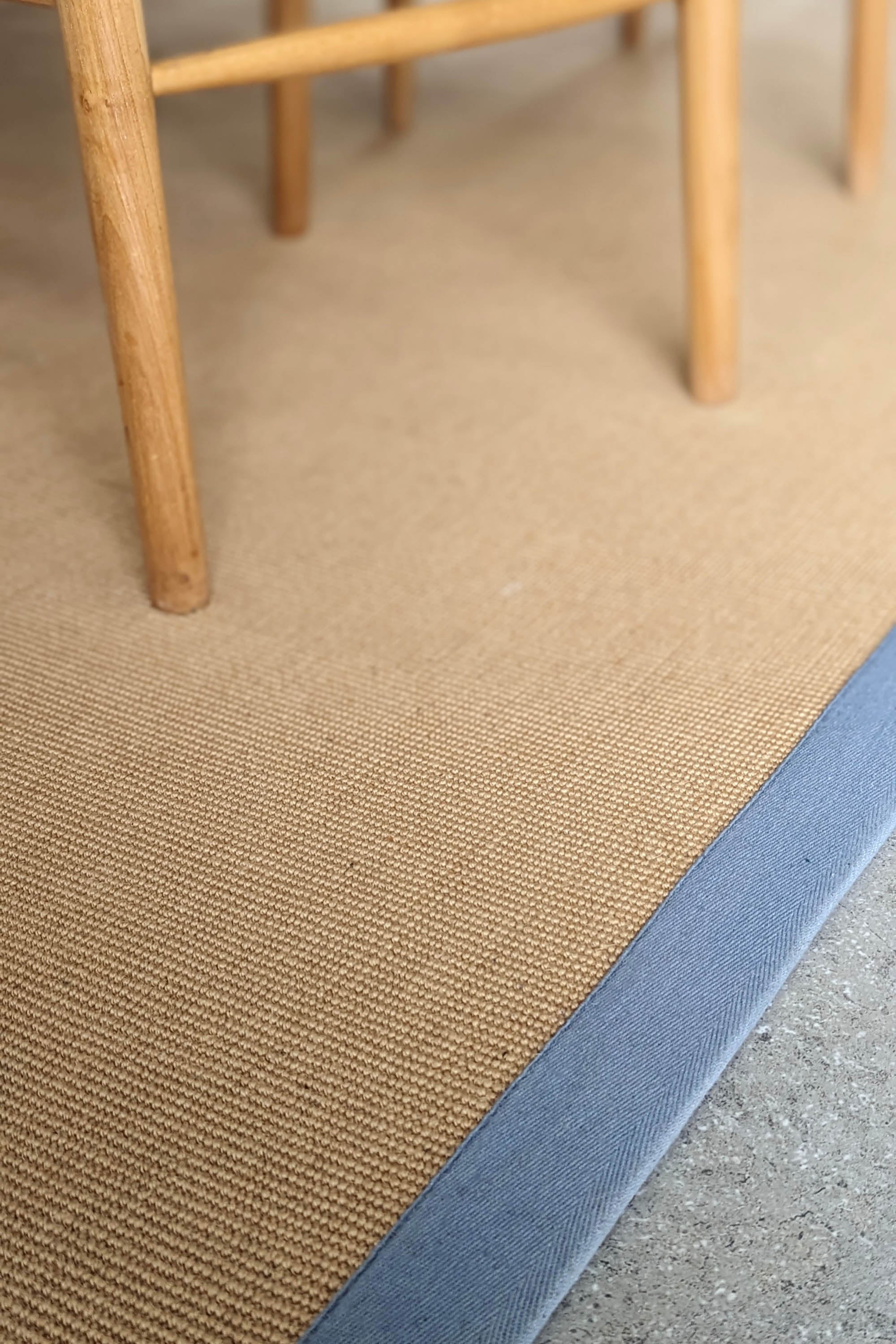 Sisal rug with blue linen border