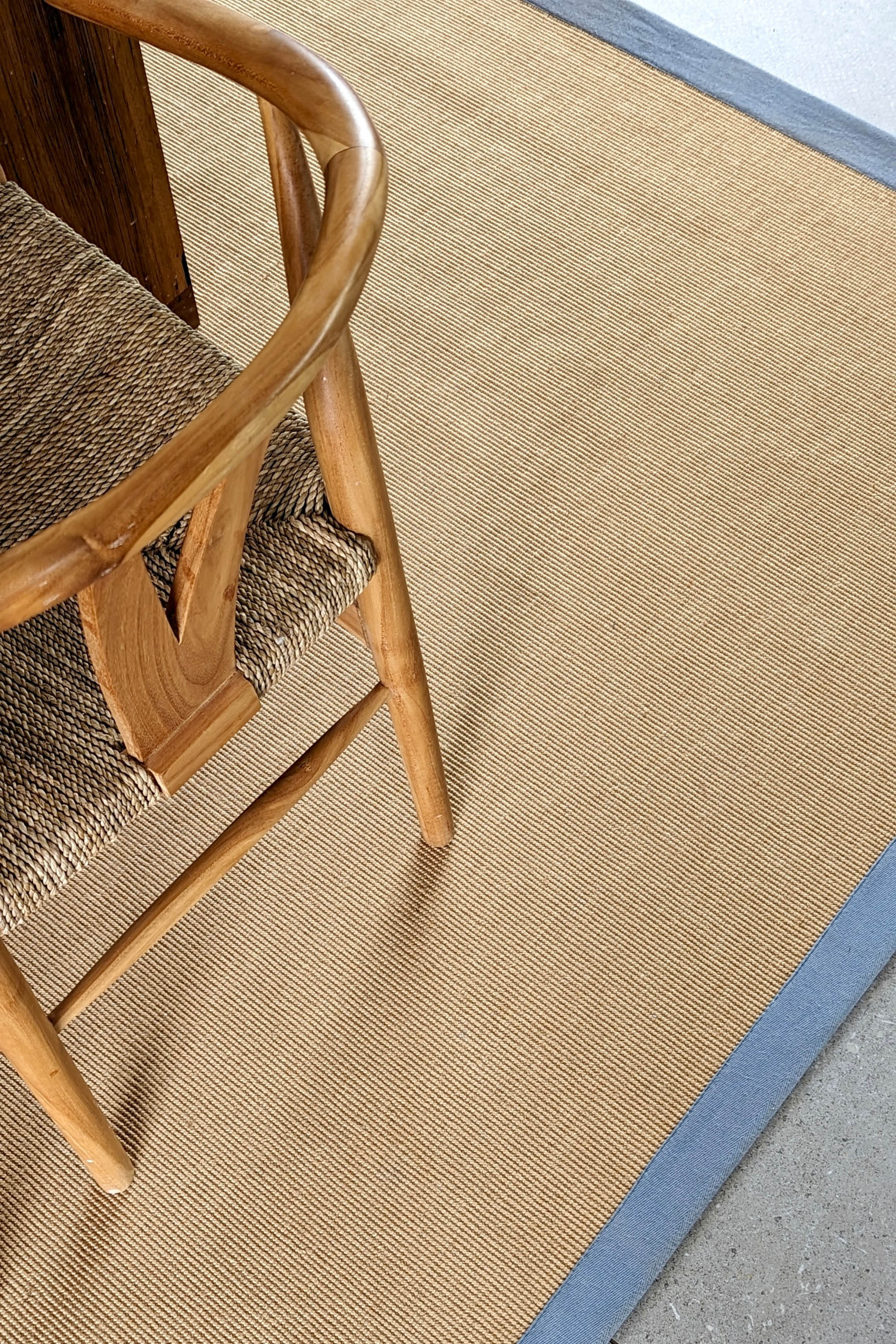 Sisal rug with blue linen border