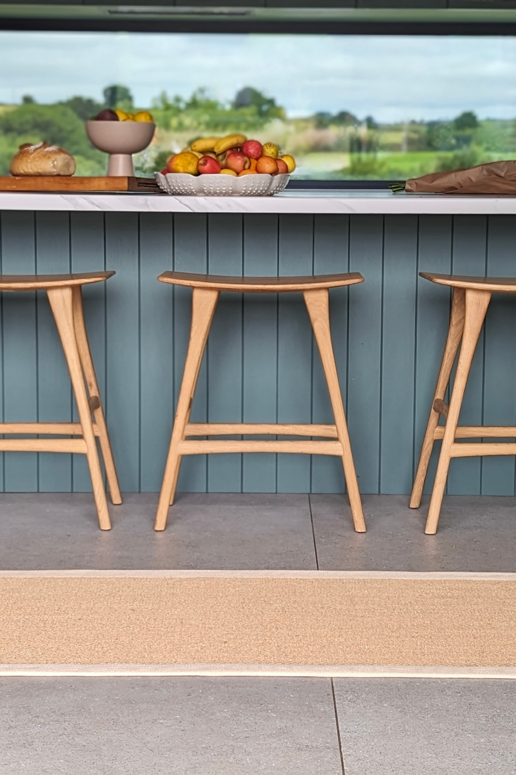 Sisal runner with beige linen border