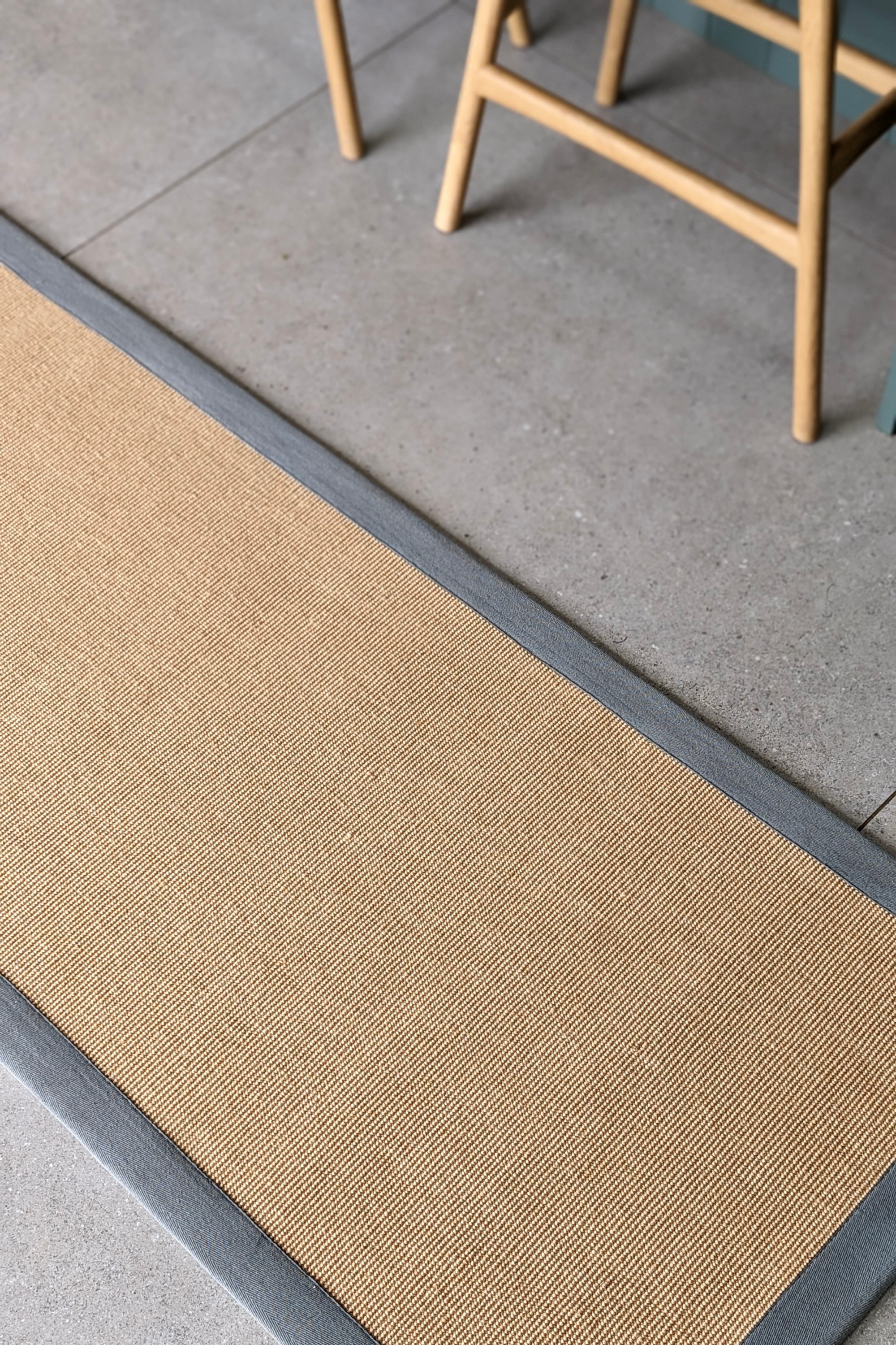 Sisal runner with grey linen border