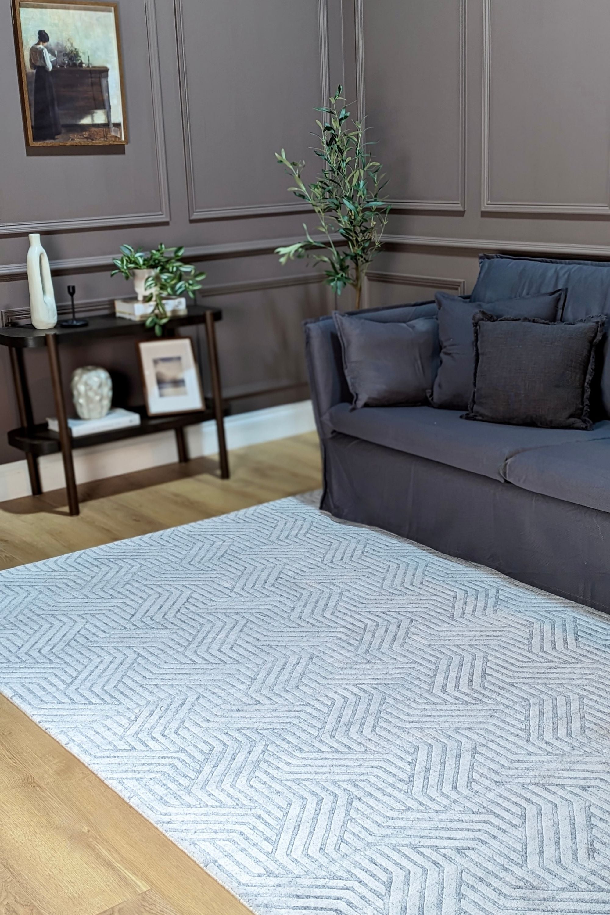 viscose and wool geometric rug in white and grey