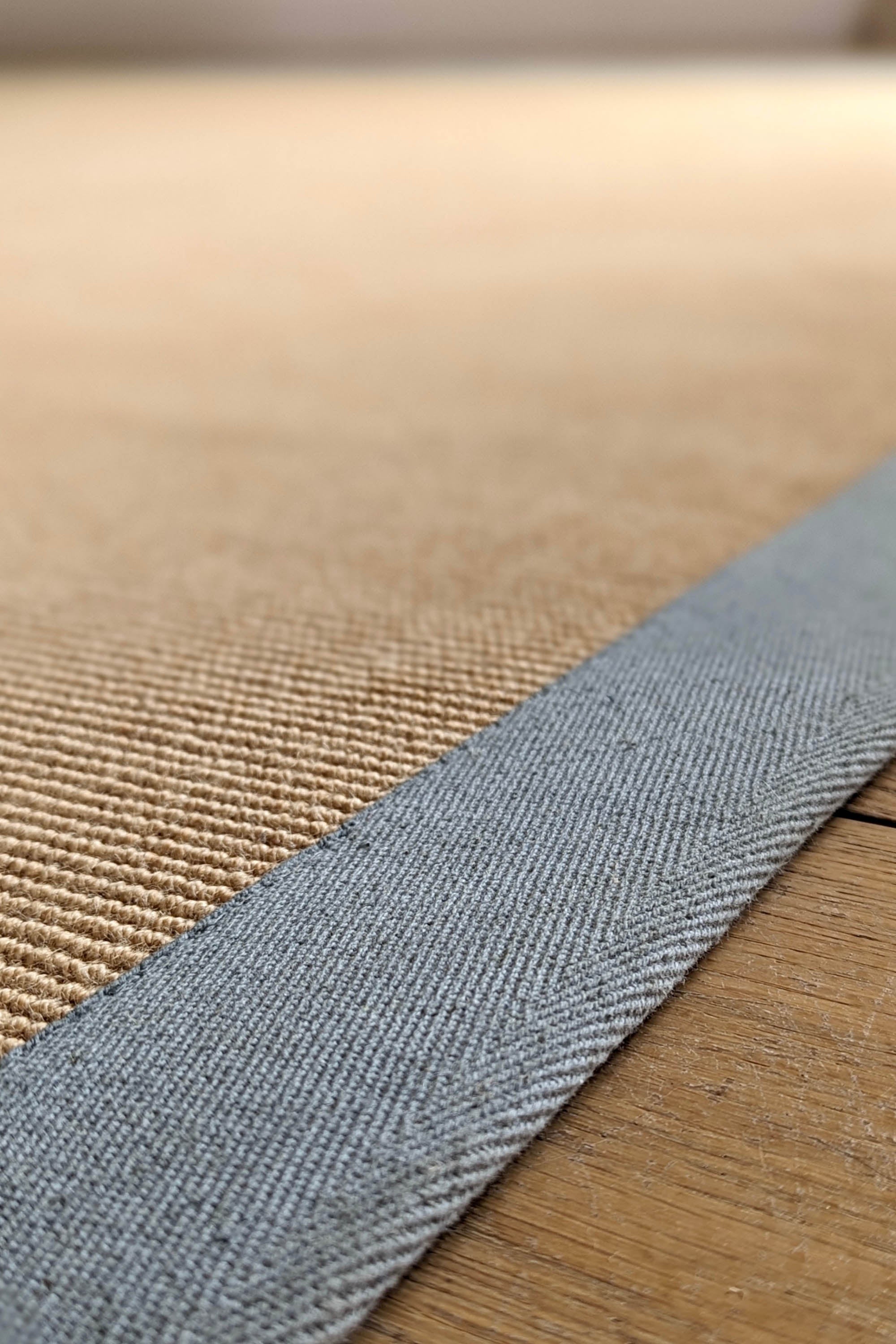 Sisal rug with grey linen border