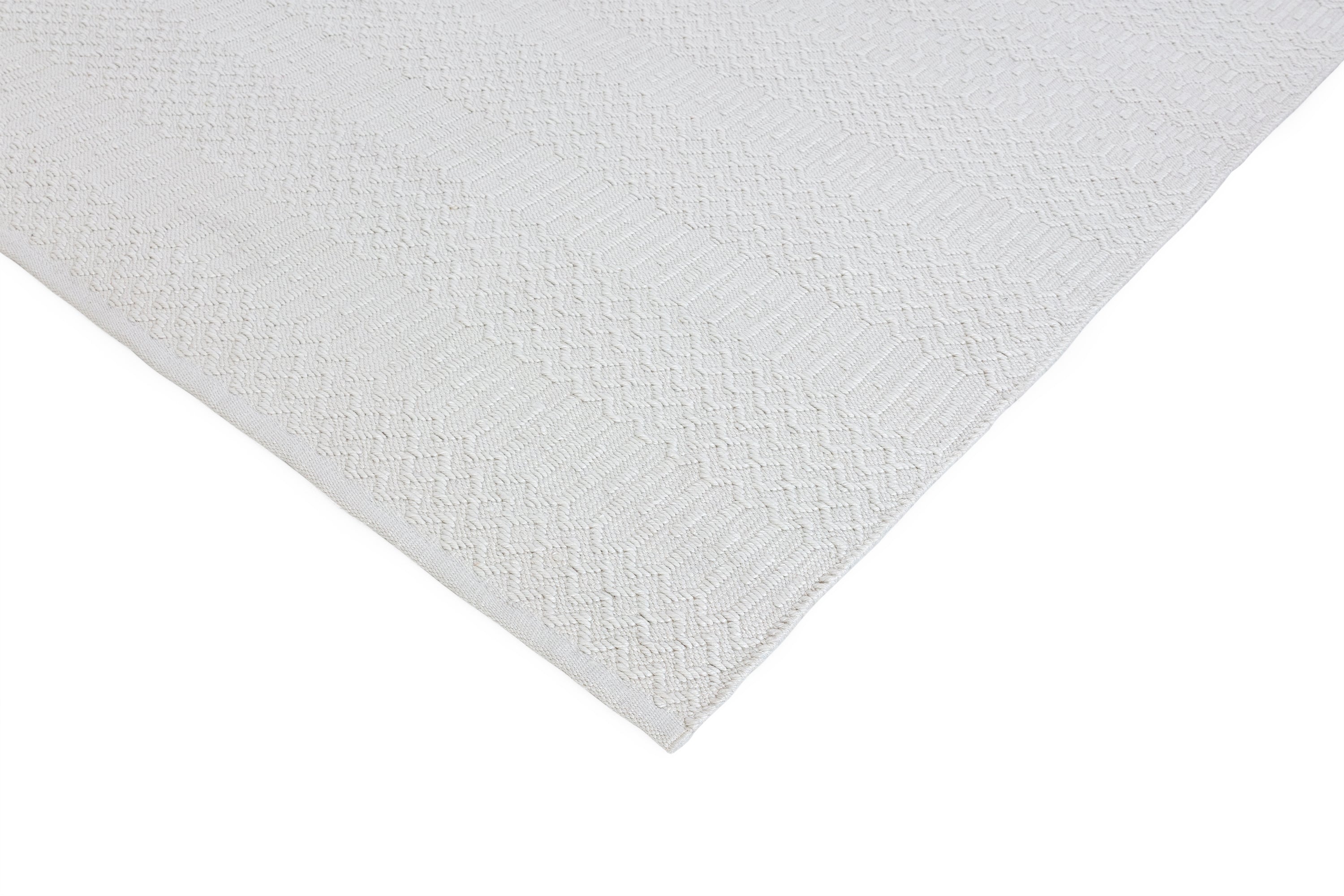natural coloured indoor/outdoor runner with geometric design