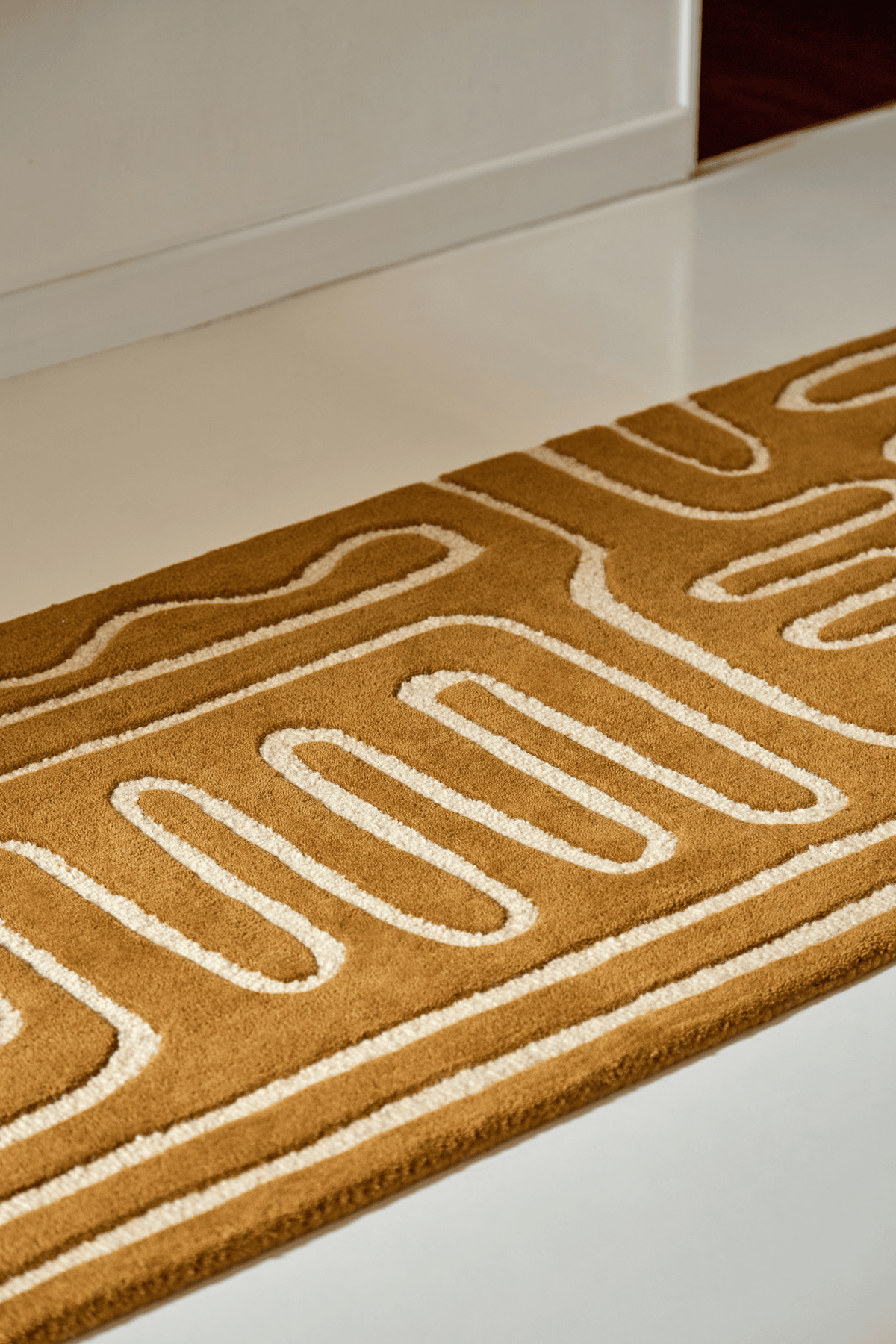 Harlequin Hollow Tan Runner 141103