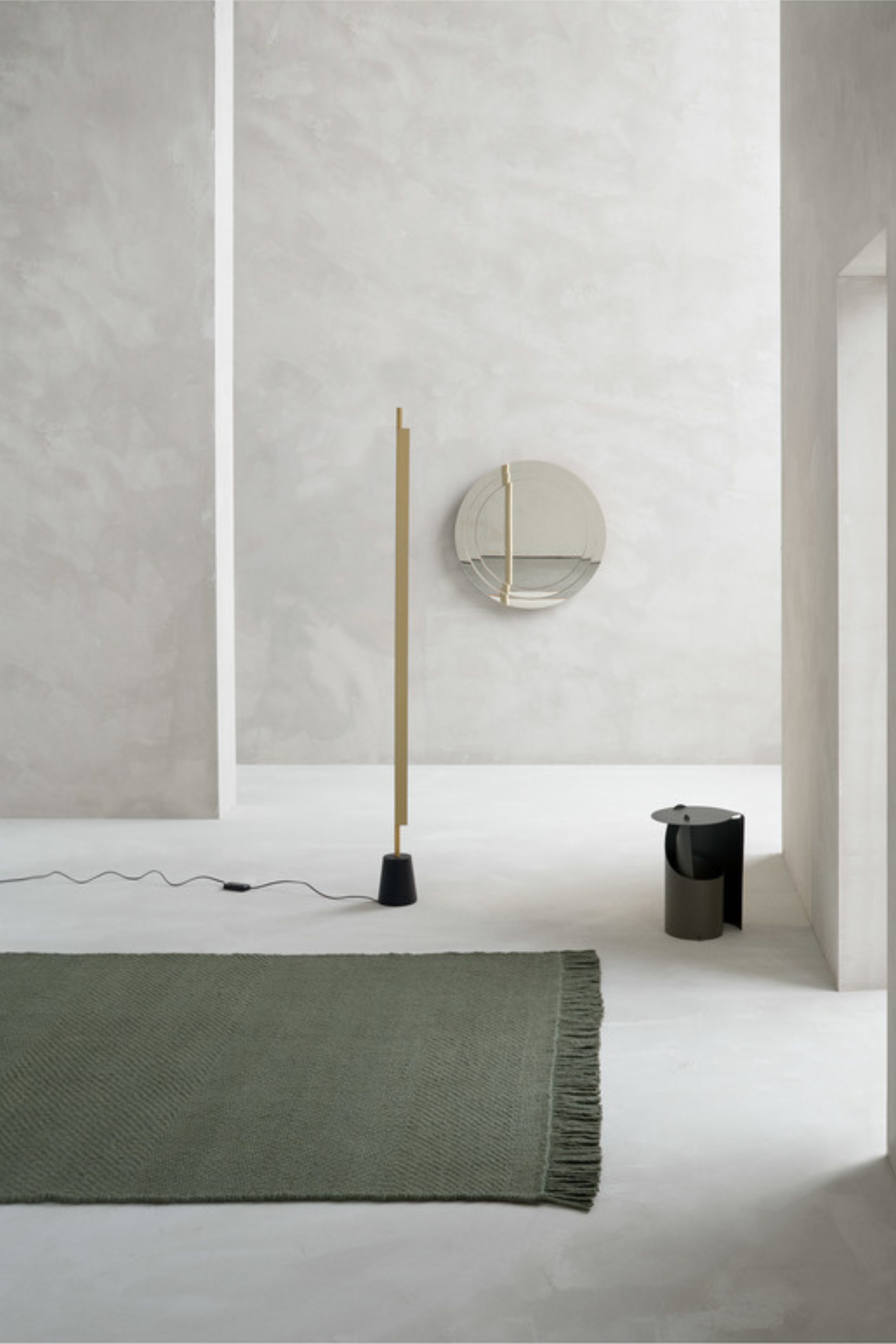 Plain green wool/polyester rug