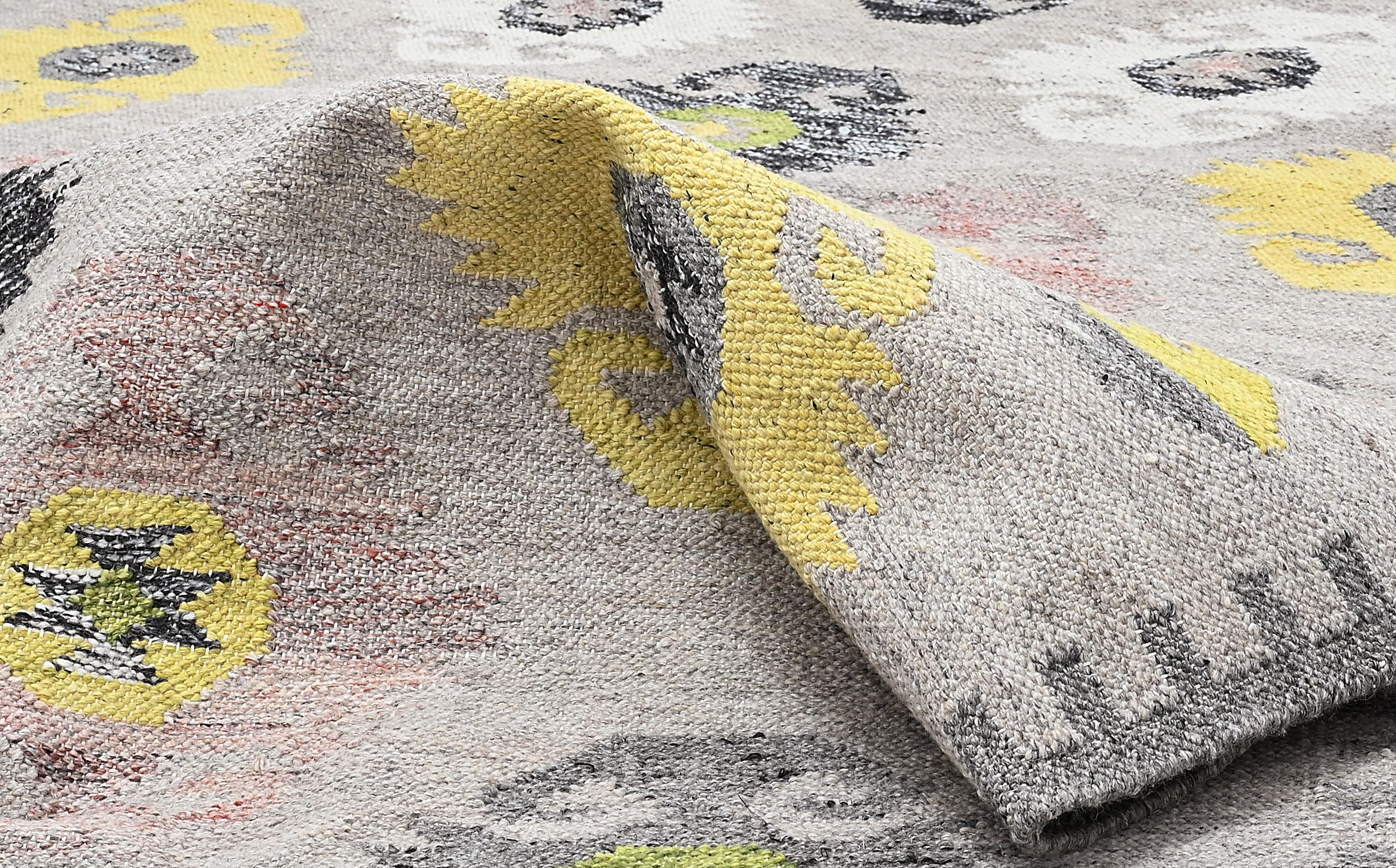 Flatweave rug with green, grey and pink Moroccan design