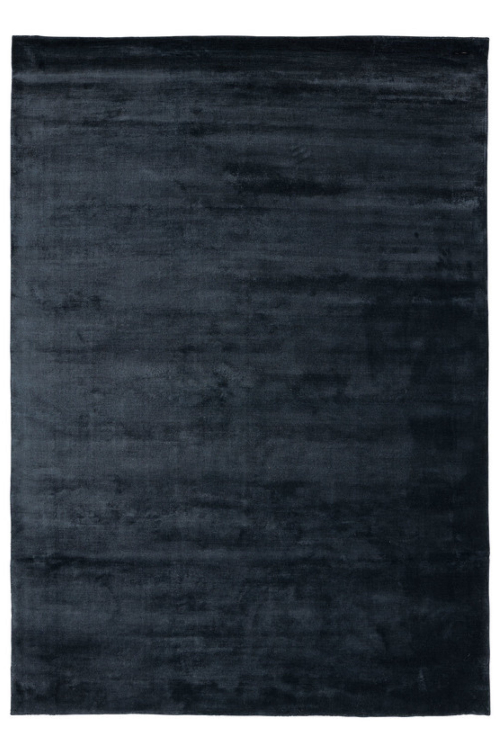 Plain navy viscose rug