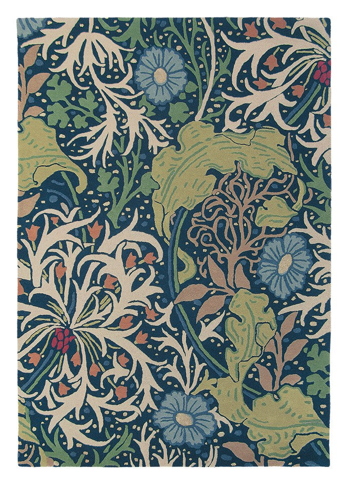 Grey wool rug with traditional floral and foliage pattern