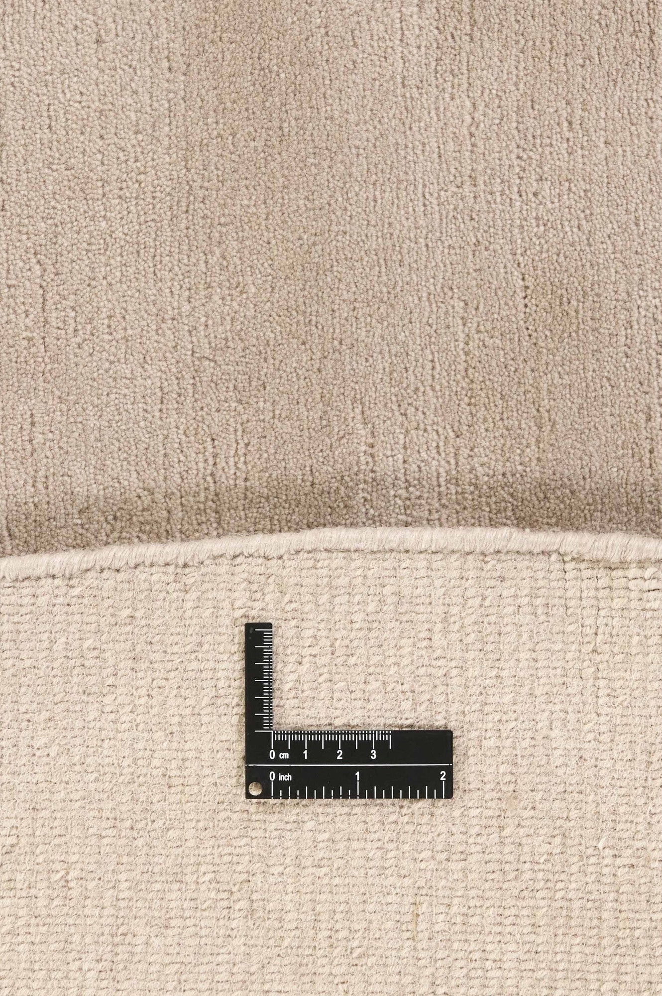 Luxury plain modern round beige rug