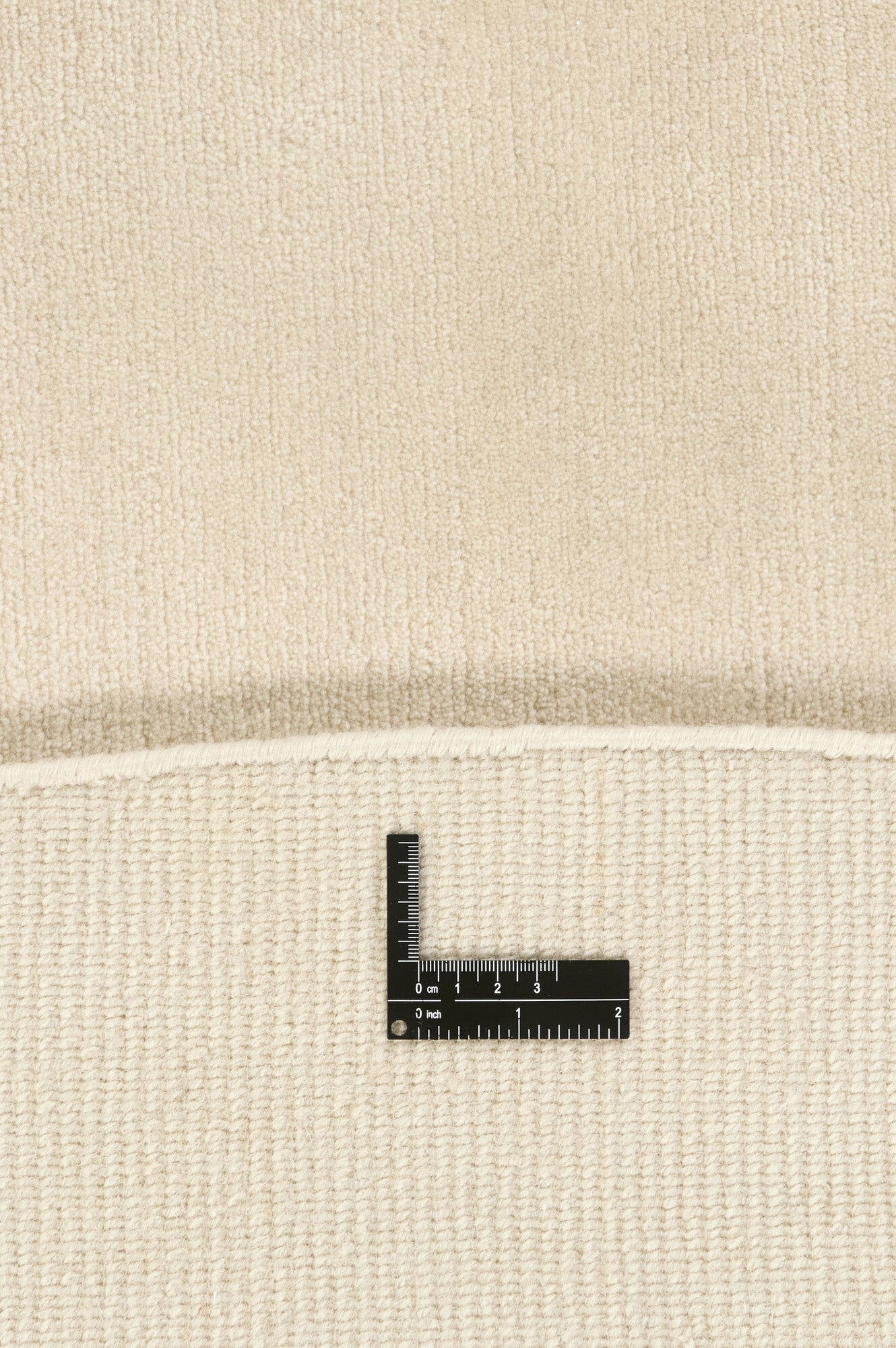 Luxury plain modern round cream rug