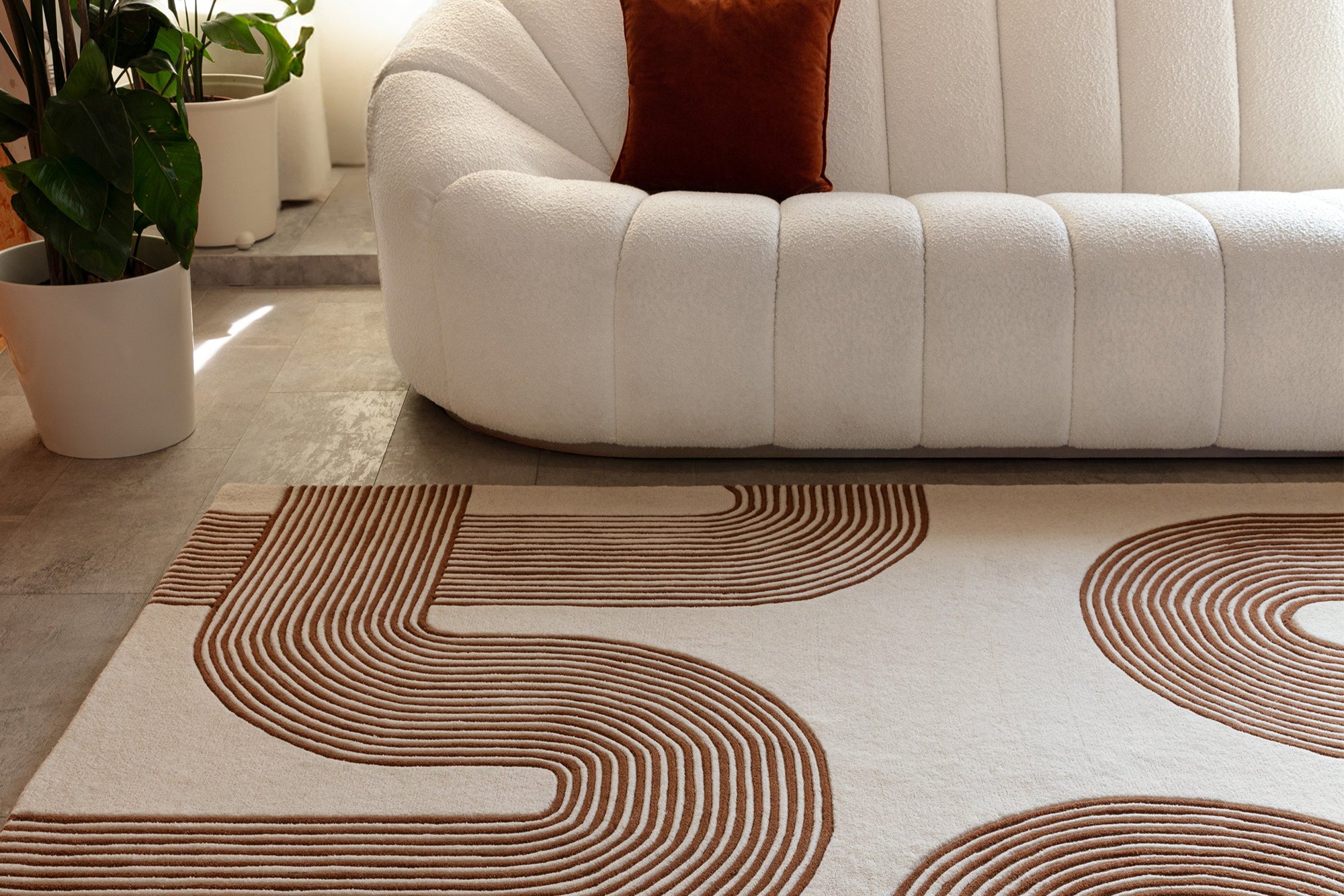 Matrix 85 Arches Amber Rug