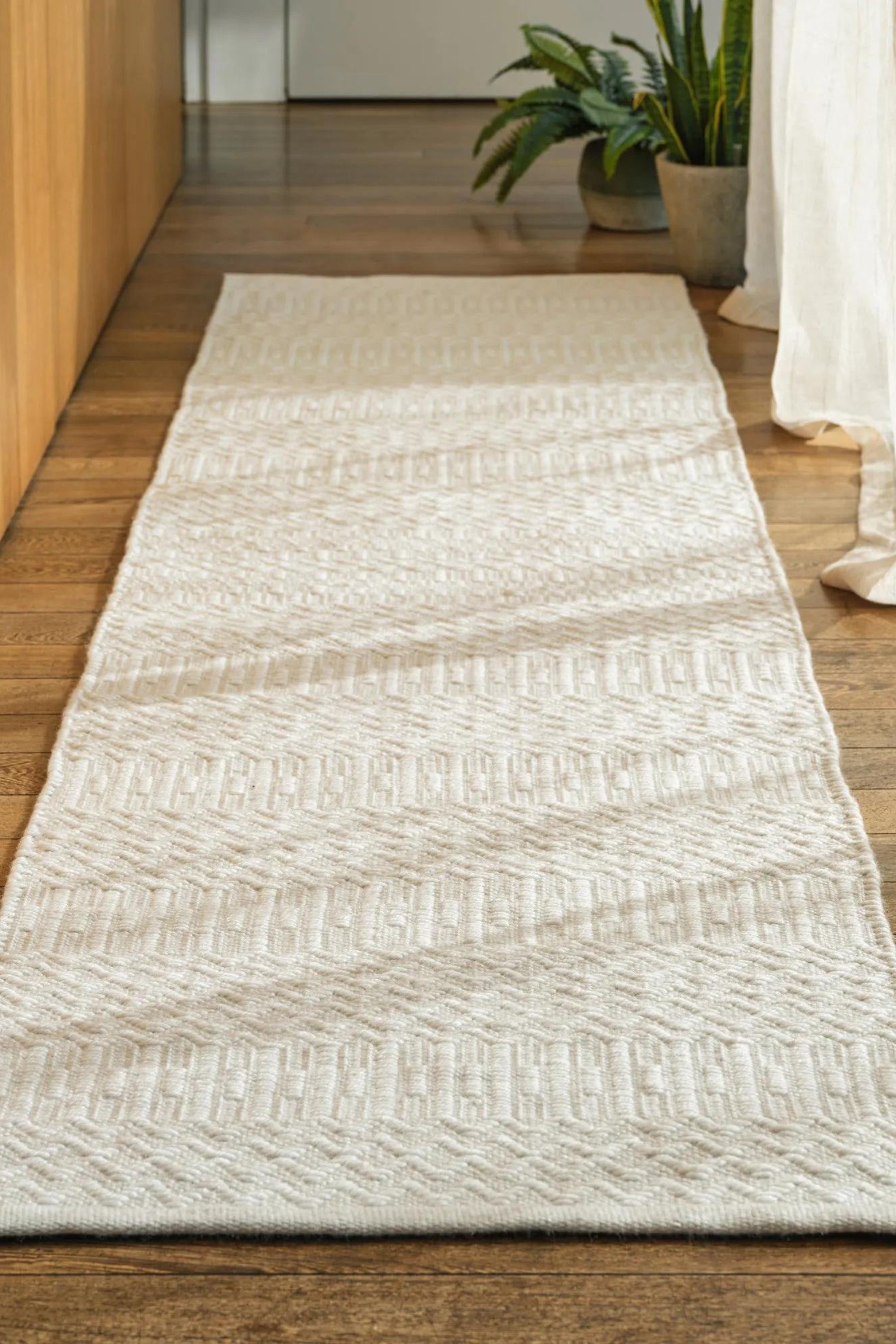 natural coloured indoor/outdoor runner with geometric design