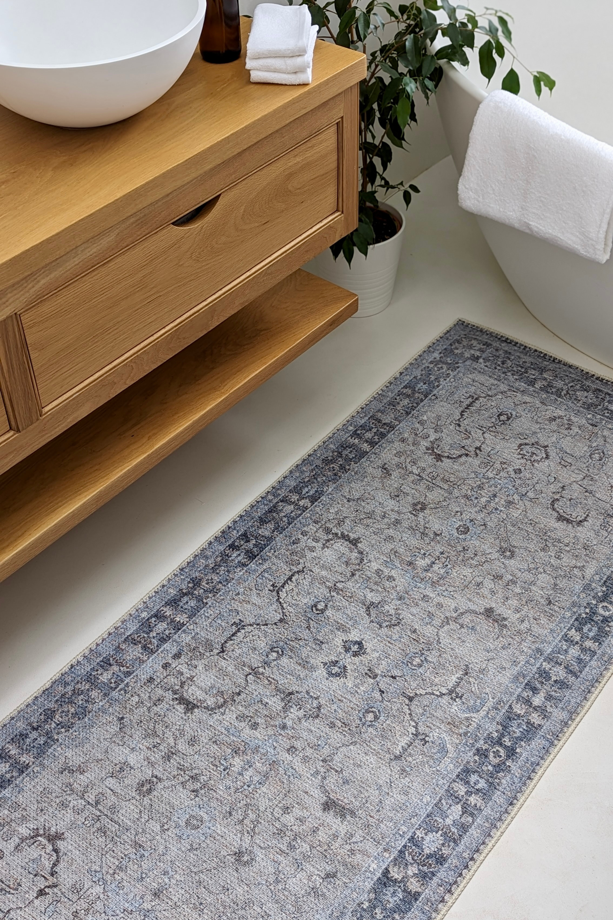 Bordered blue vintage style runner