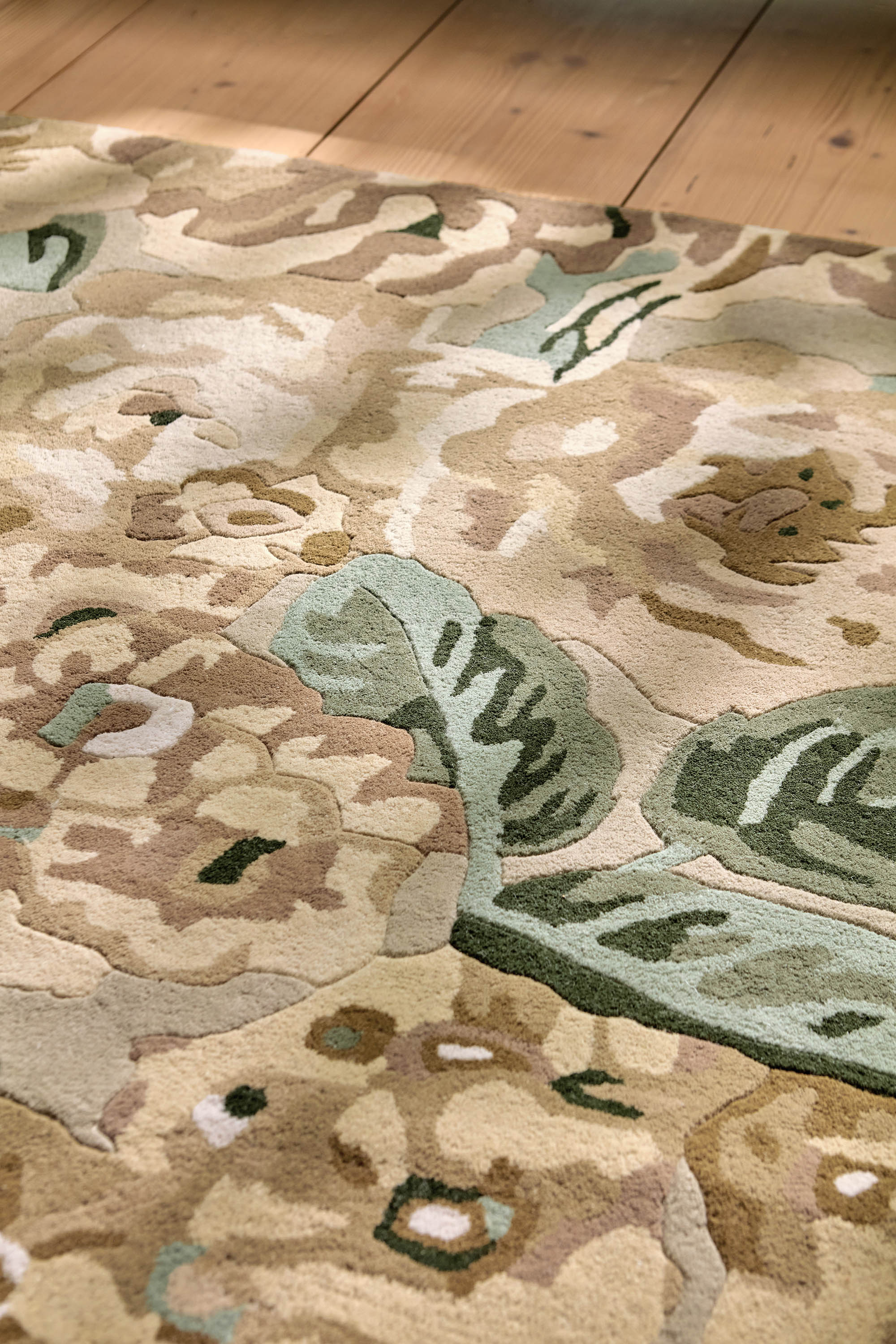 Sanderson Rose & Peony Birch 45001 Rug