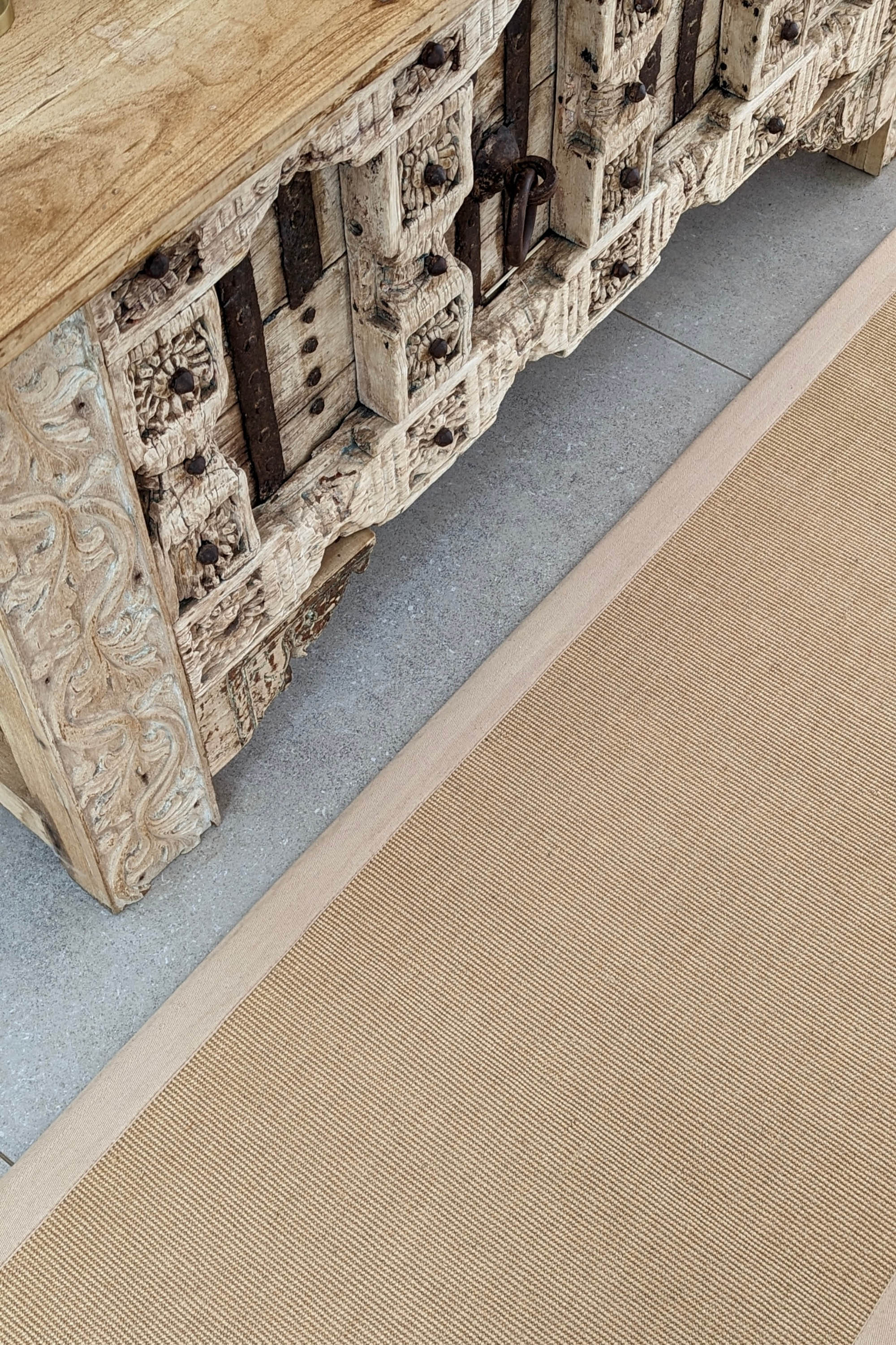 Sisal runner with beige linen border