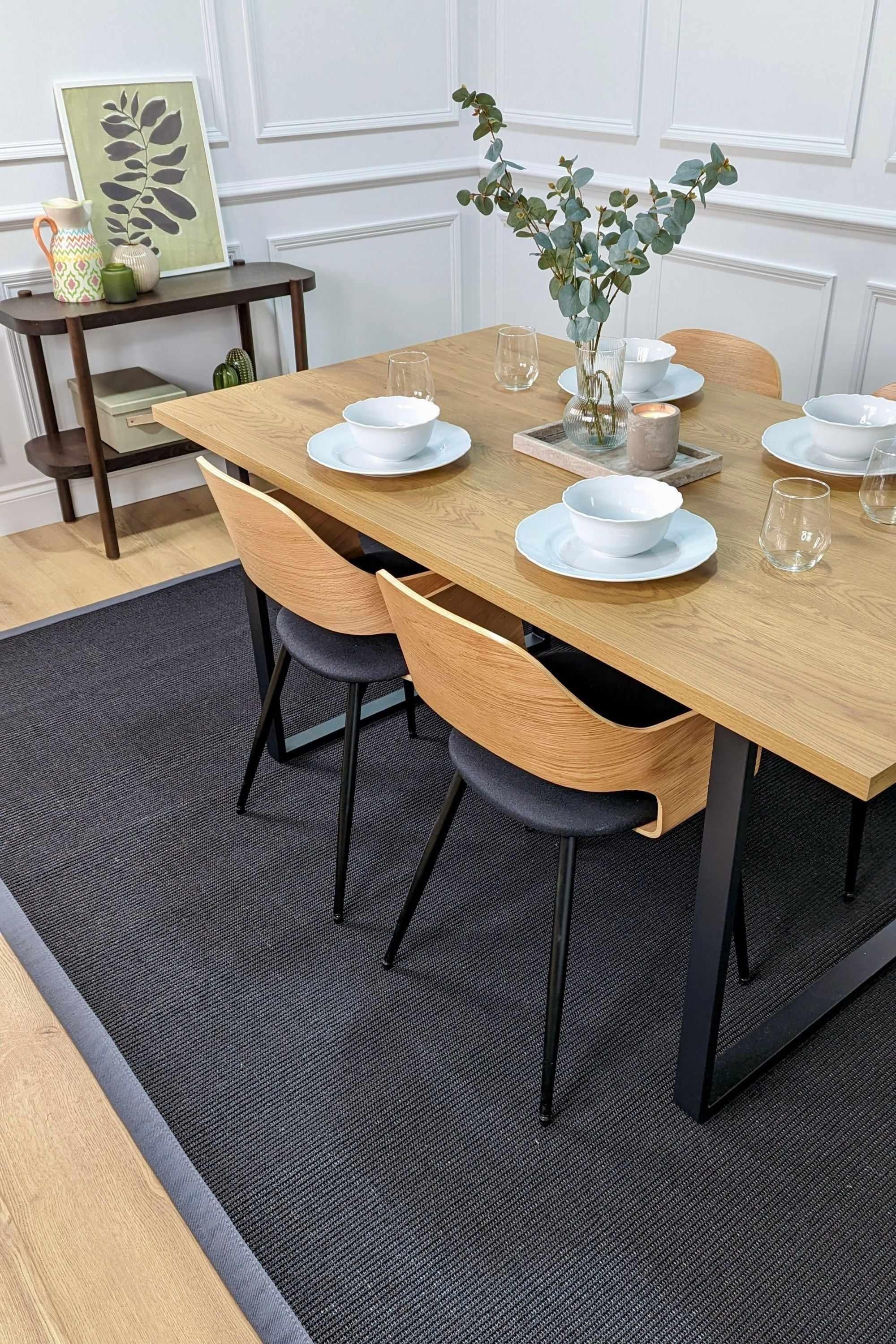 Black sisal rug with grey border