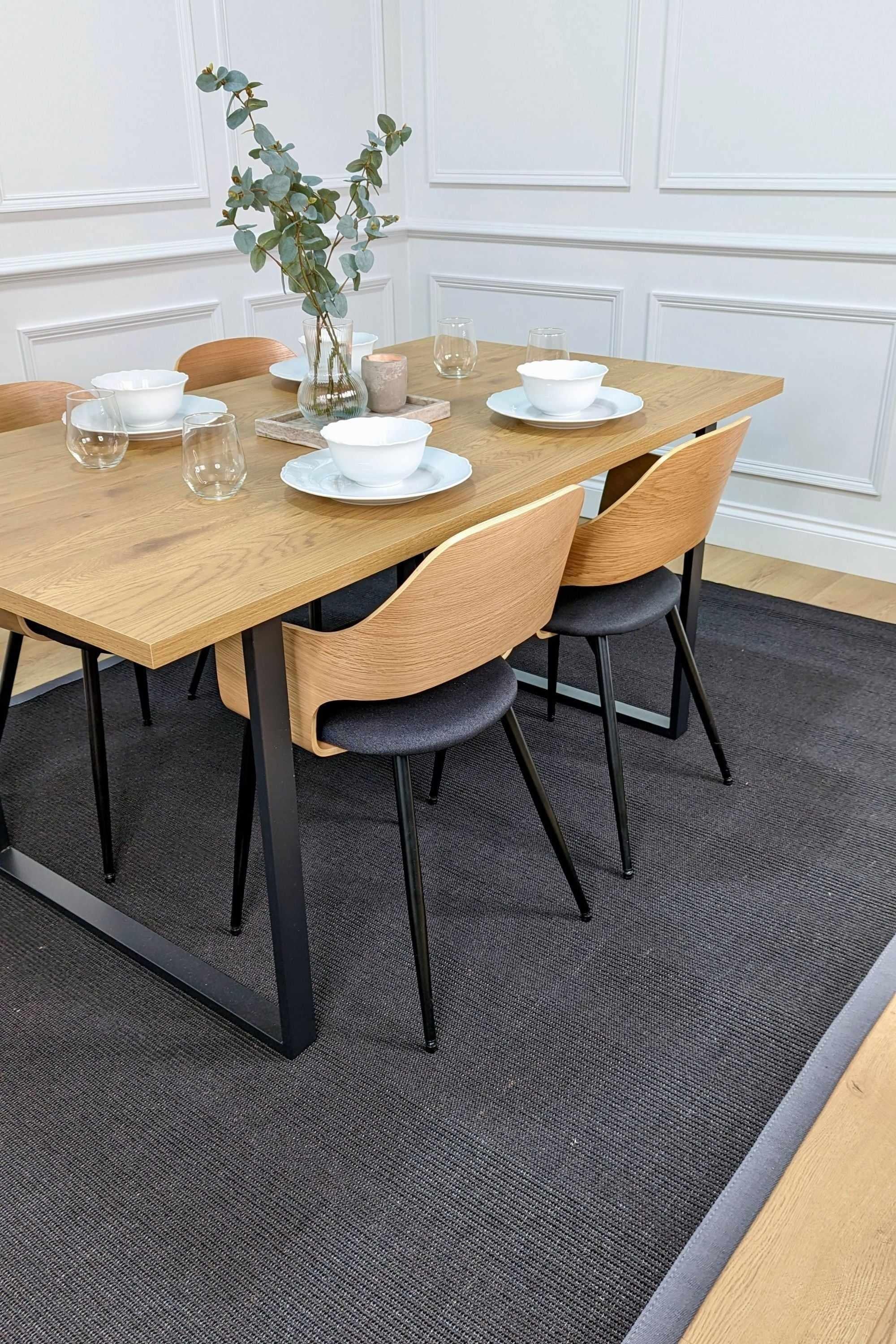 Black sisal rug with grey border