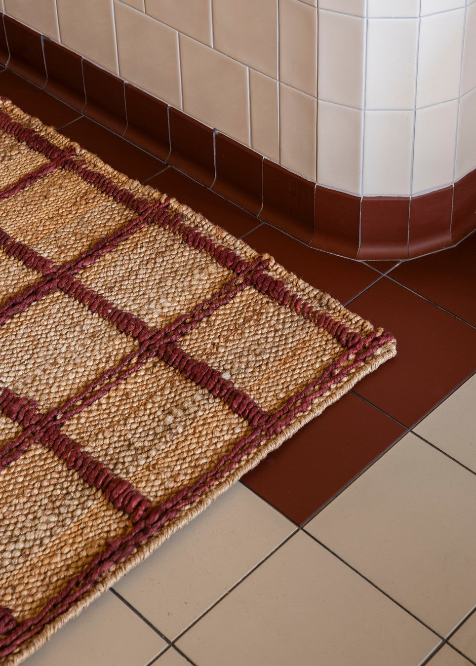 Strata Braided Jute Burgundy Runner