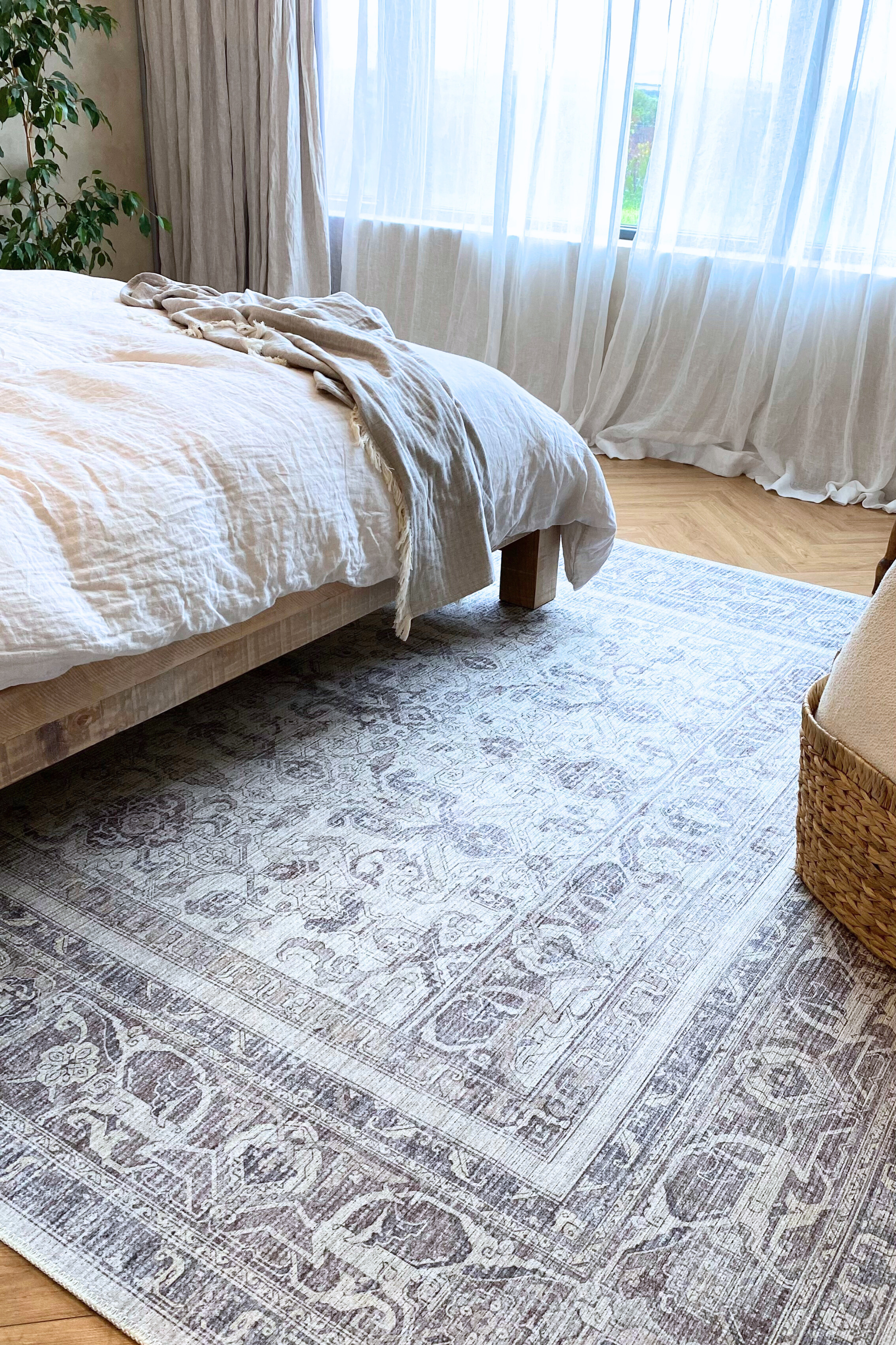 Bordered grey vintage style rug