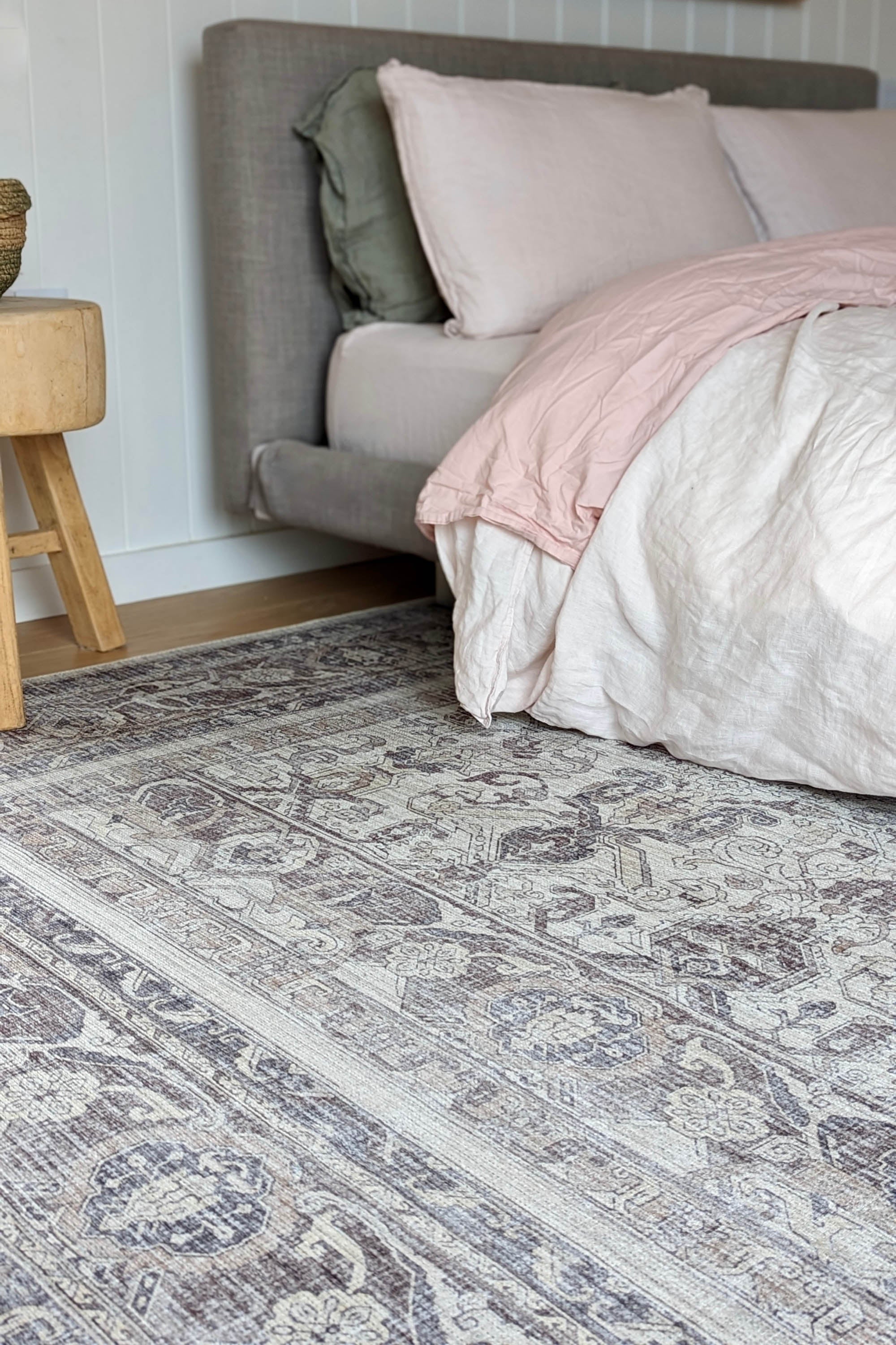 Bordered grey vintage style rug