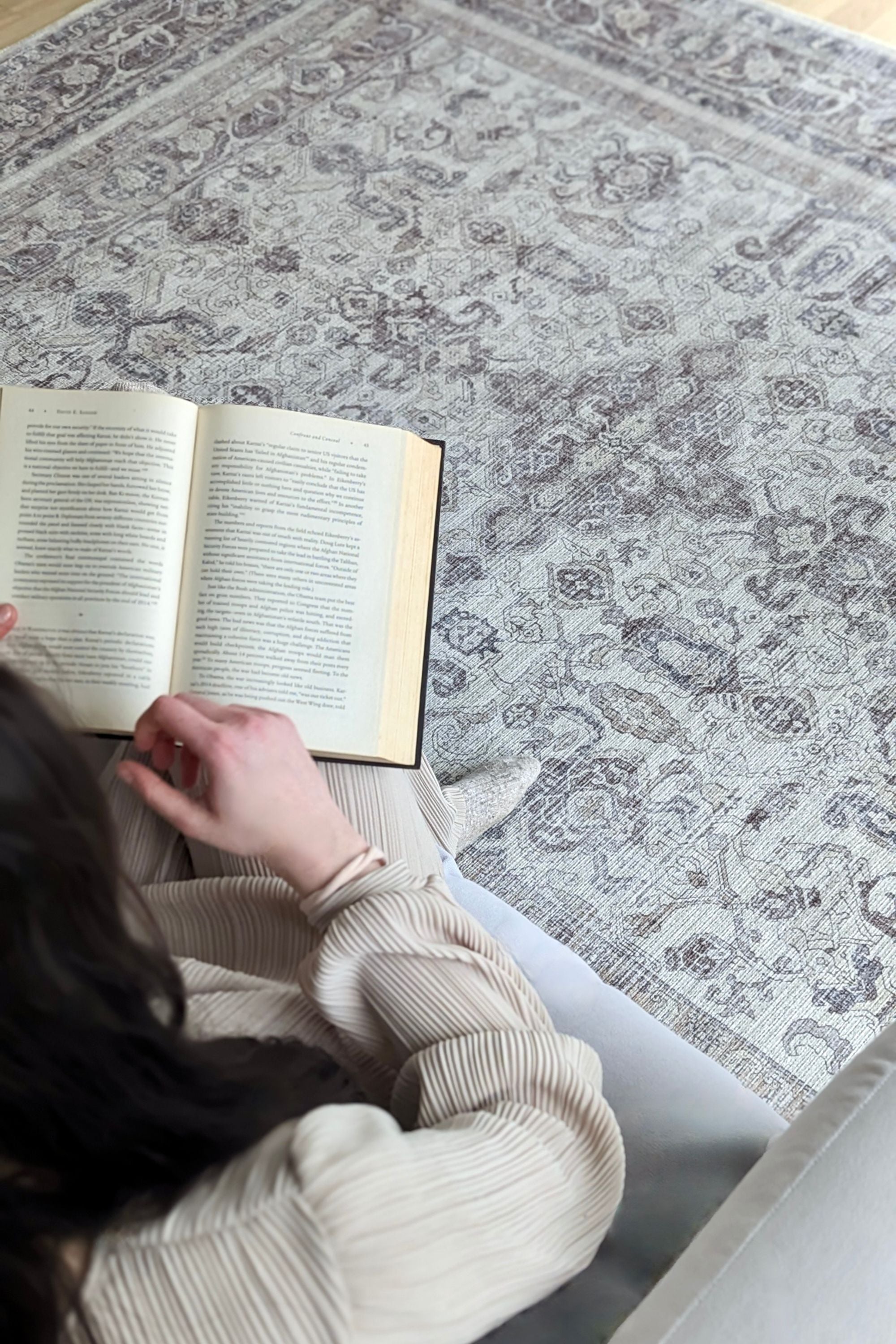 Bordered grey vintage style rug