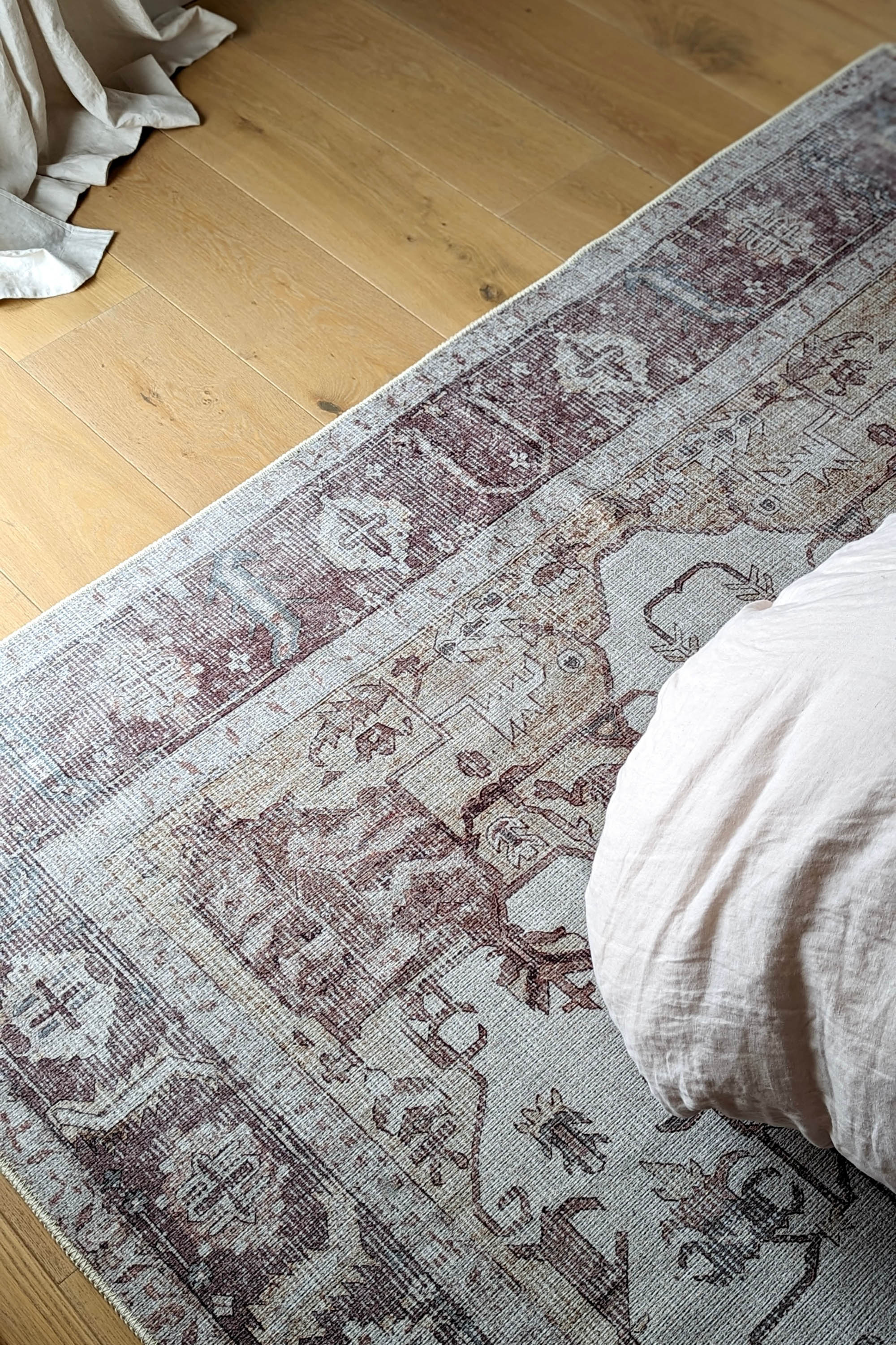 Bordered brown vintage style rug