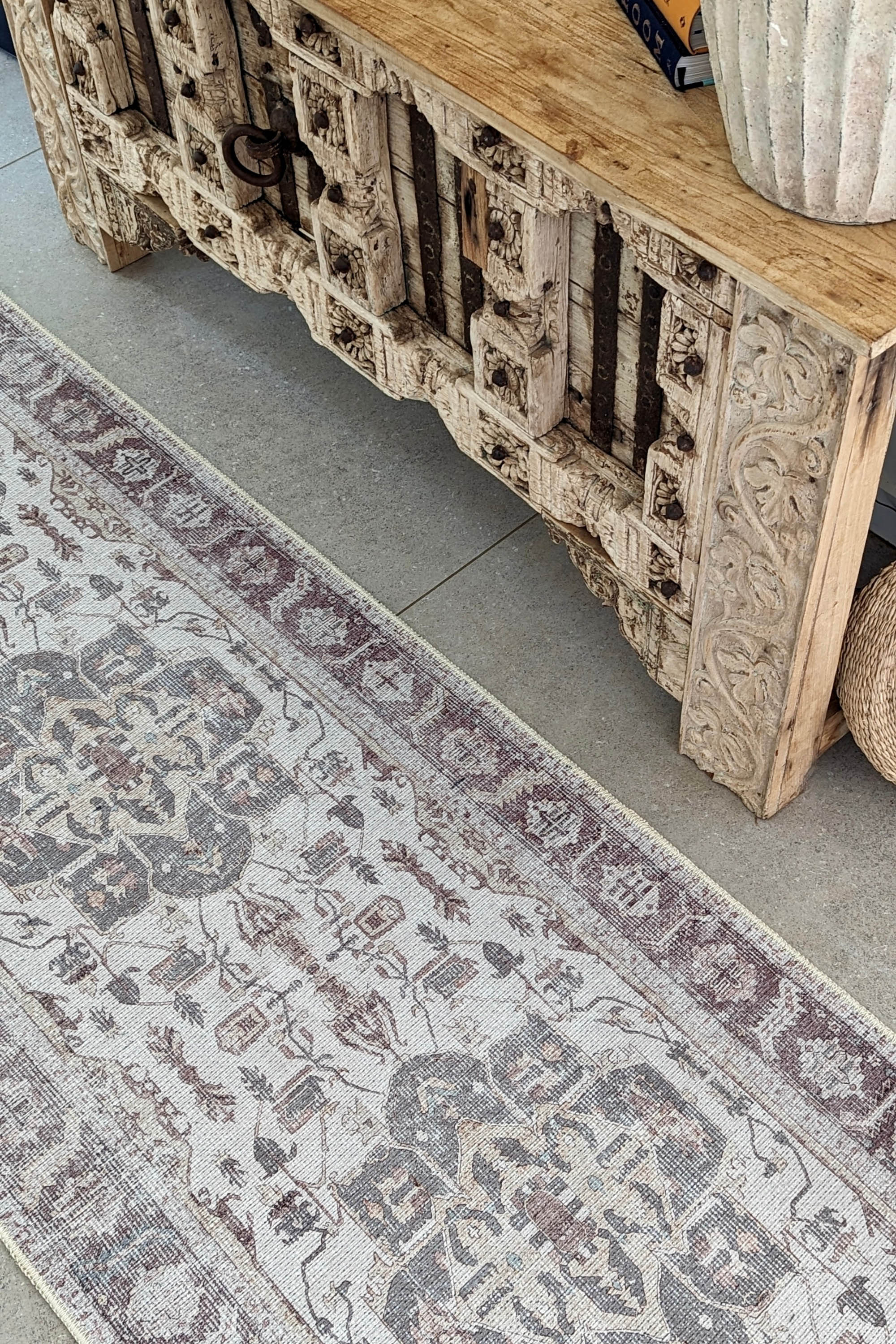 Bordered brown vintage style runner