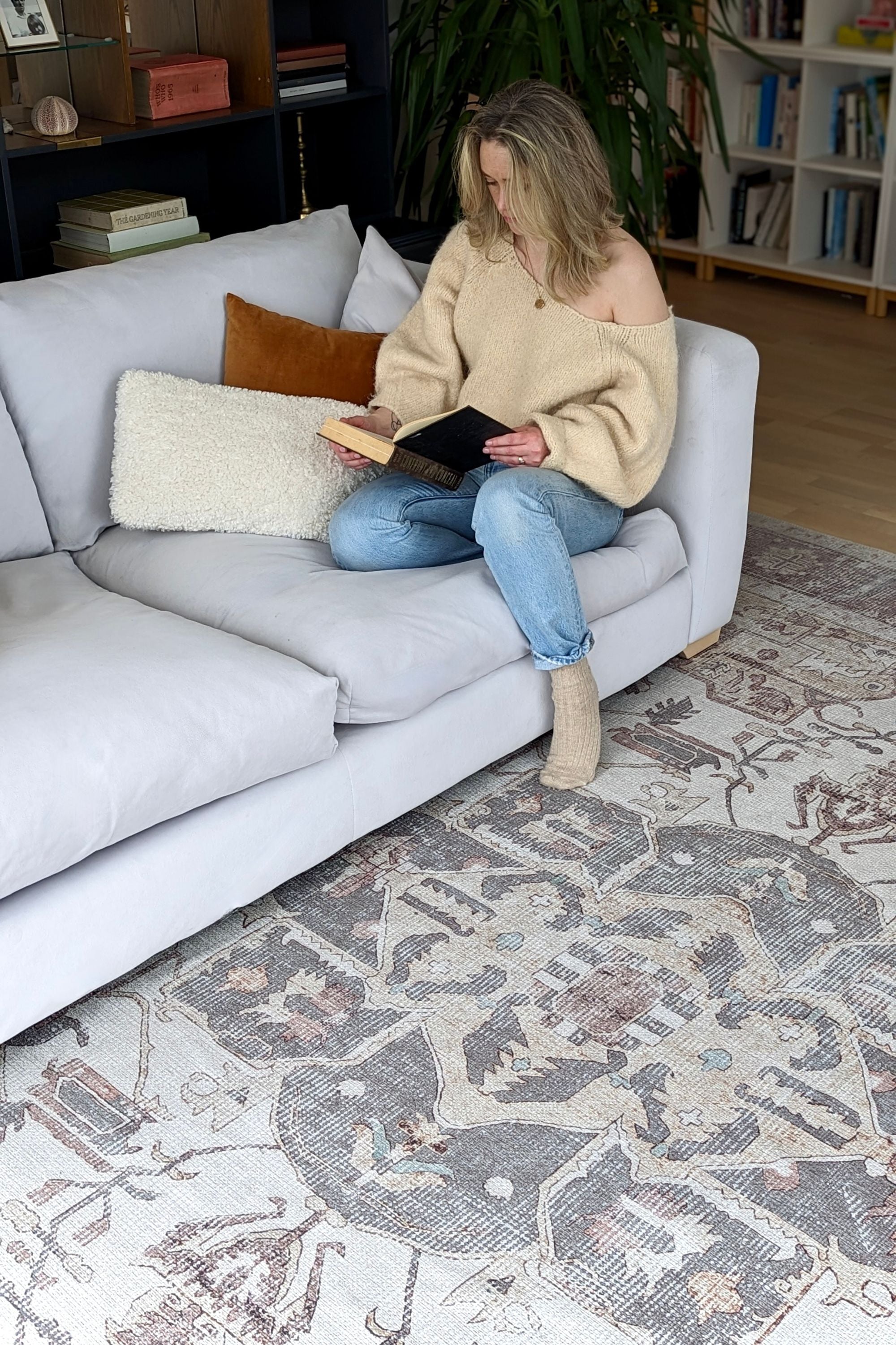 Bordered brown vintage style rug