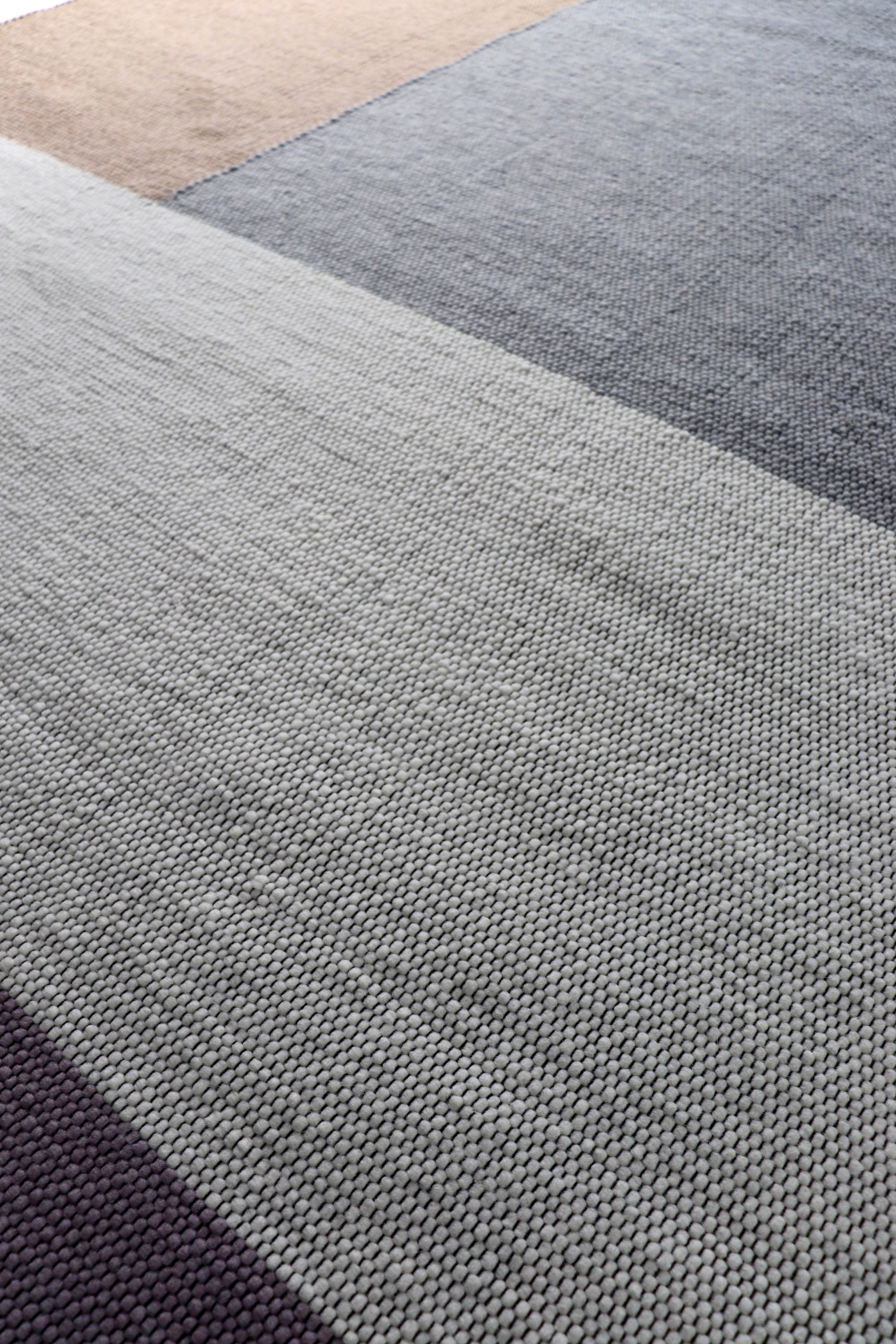 Modern multicolour plain geometric rug