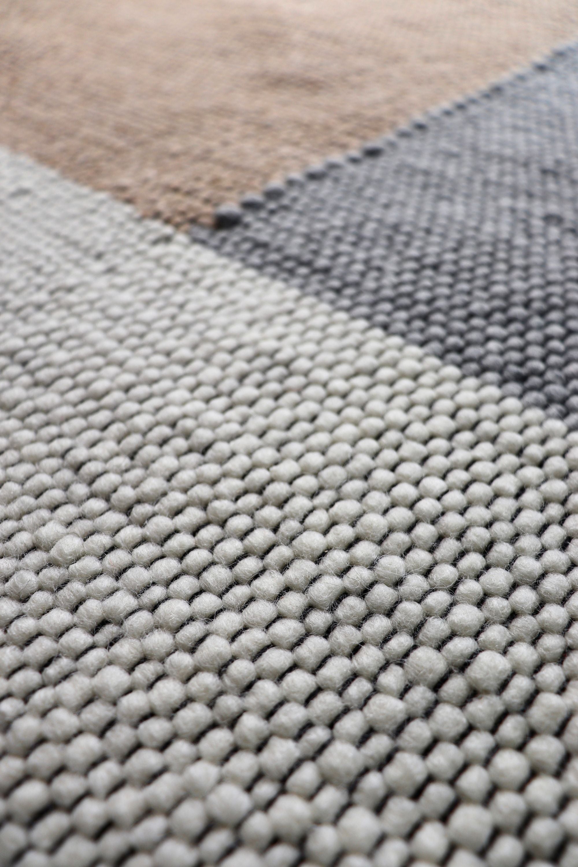 Modern multicolour plain geometric rug