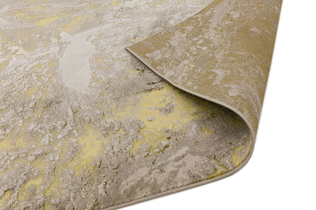 Polyester rug with marble design in gold and cream