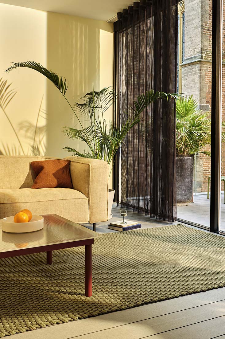 climate friendly brown modern indoor outdoor polyethylene weatherproof rug