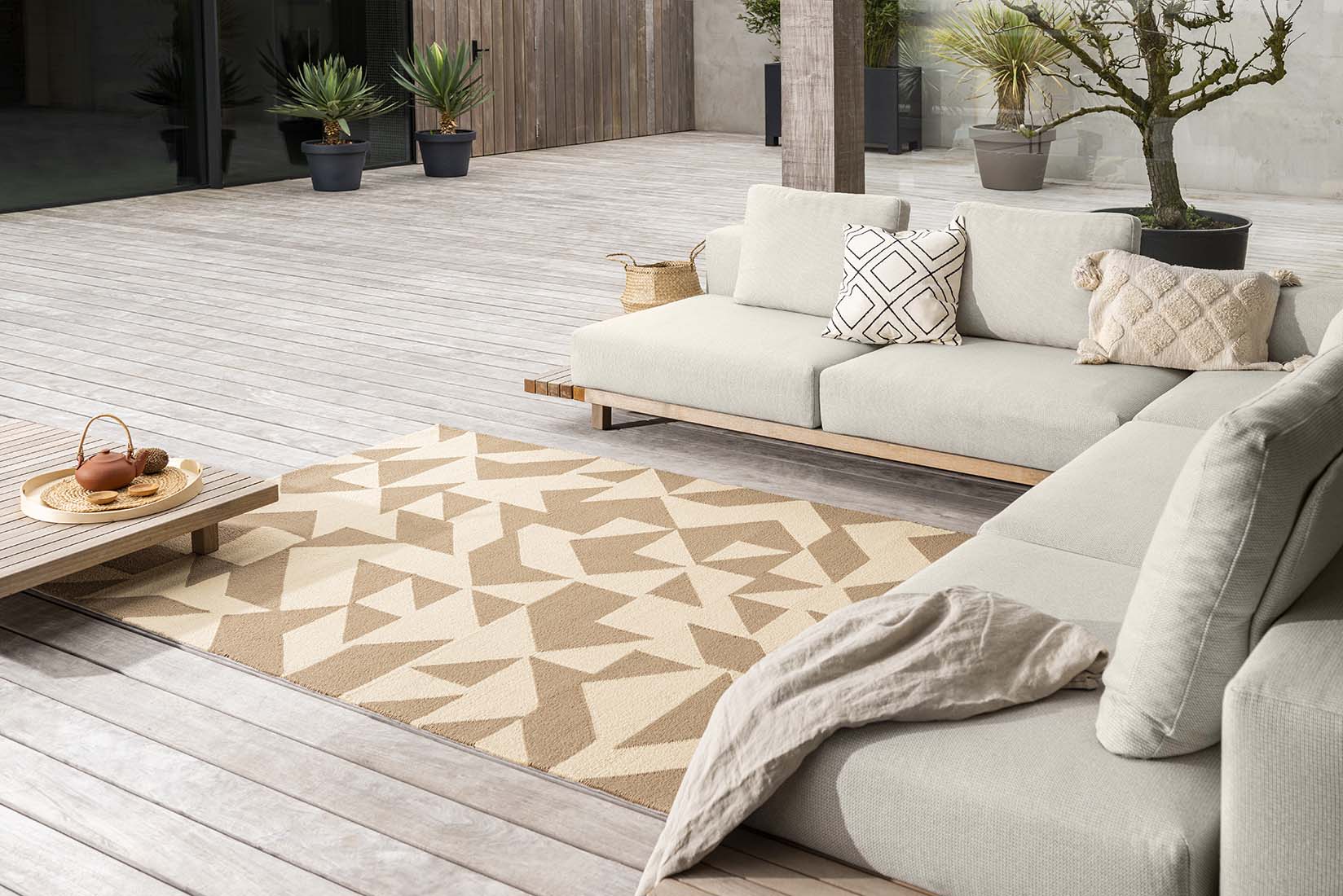 geometric indoor/outdoor rug in beige