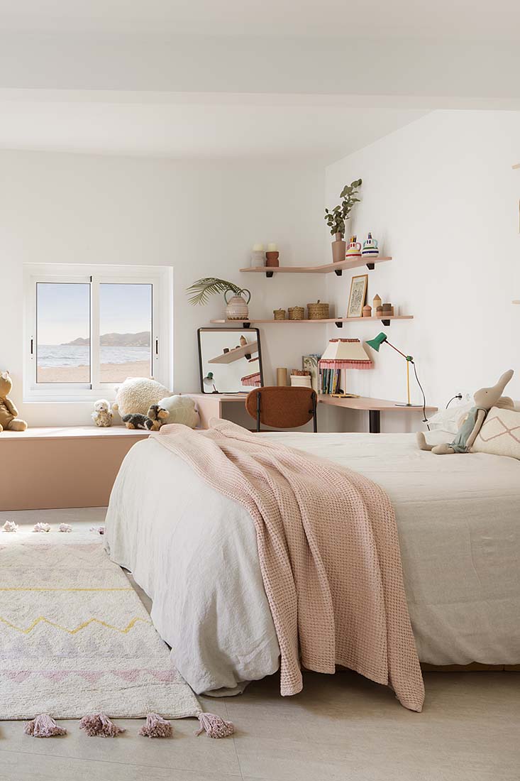 Rectangular natural beige rug with pink