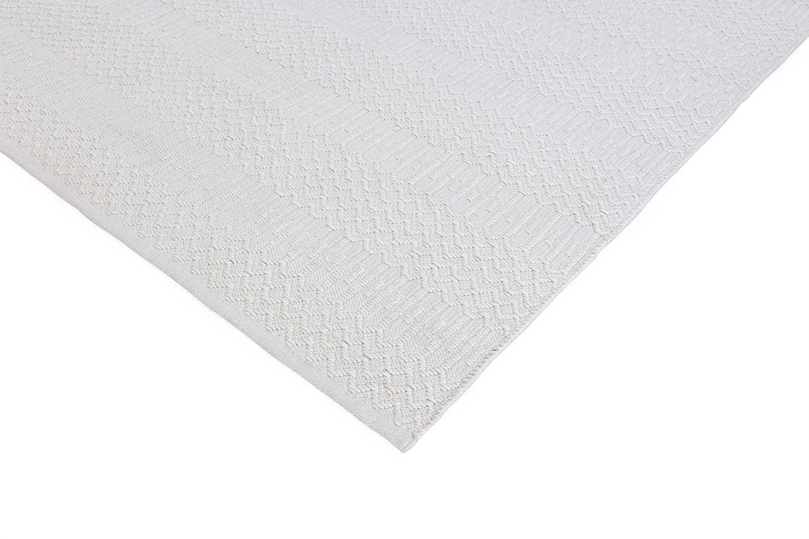 natural coloured indoor/outdoor rug with geometric design