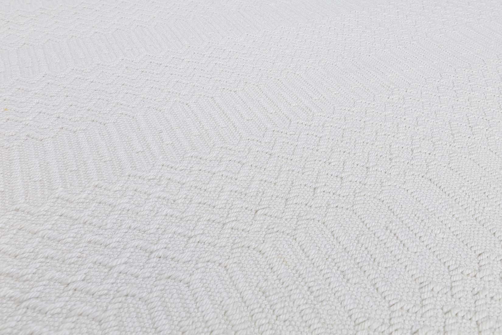 natural coloured indoor/outdoor rug with geometric design