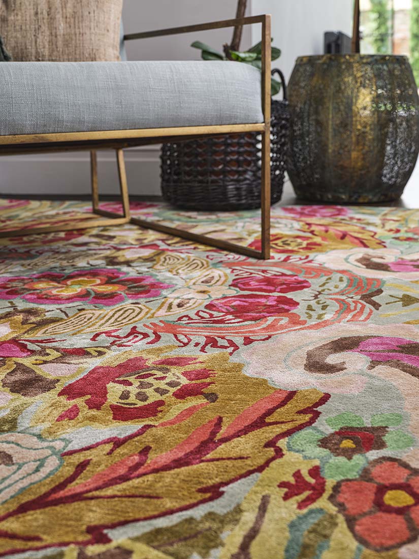 multicolour handtufted modern rug in a floral design