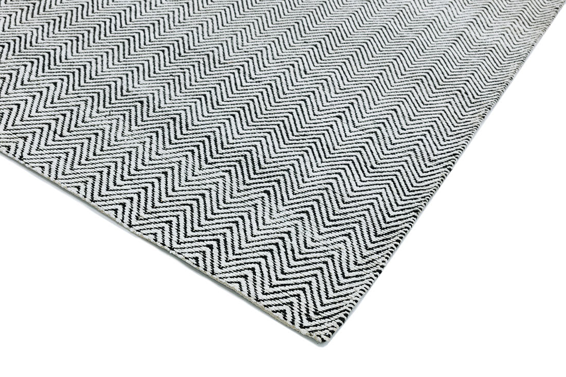 Ives Rug Black White