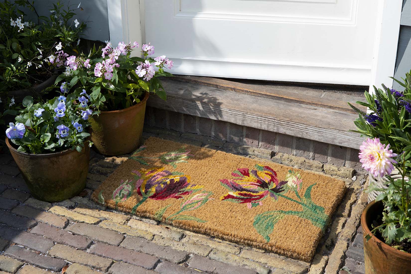 Coir doormat with multicolour tulip pattern