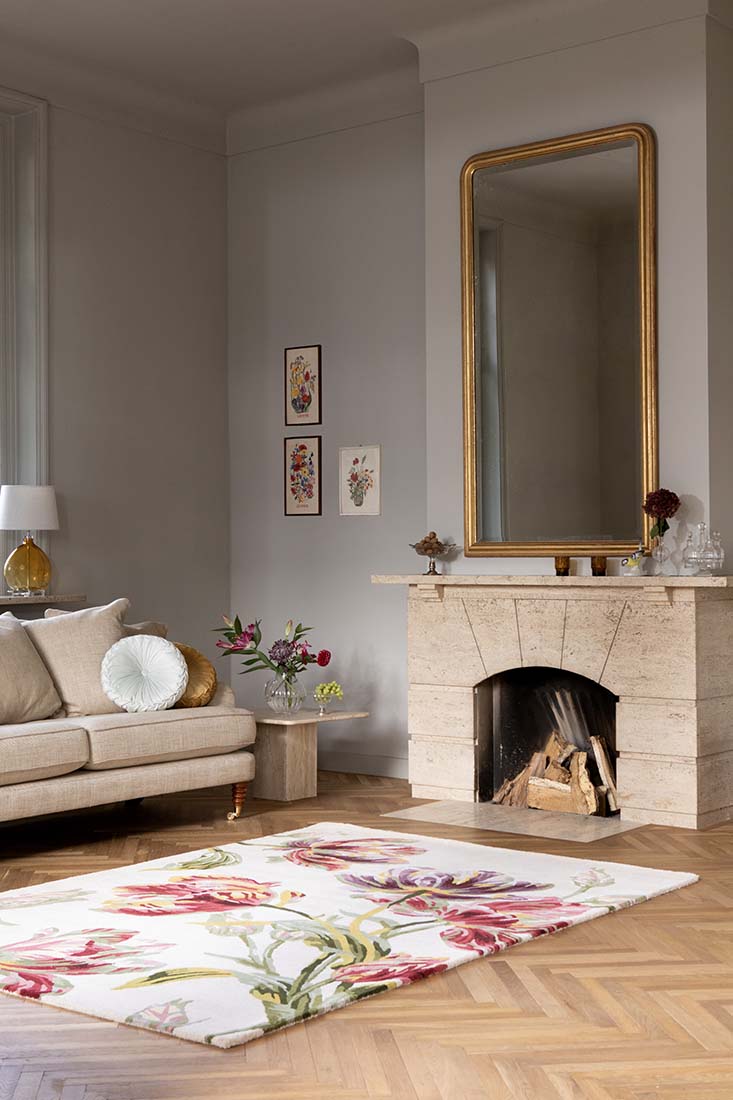 Cream wool and viscose rug with tulip design