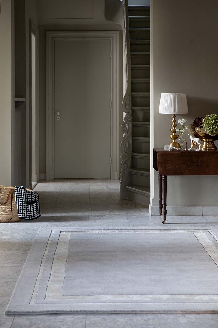 Plain grey and silver wool and viscose rug