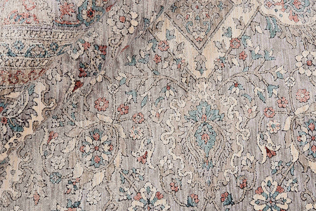 Traditional style rug with beige backing and patterned border design