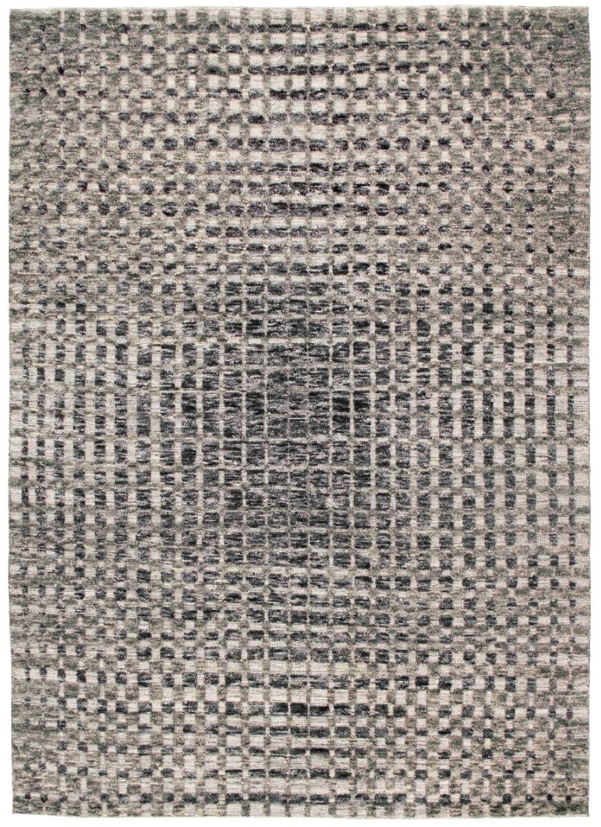 grey area rug with geometric pattern
