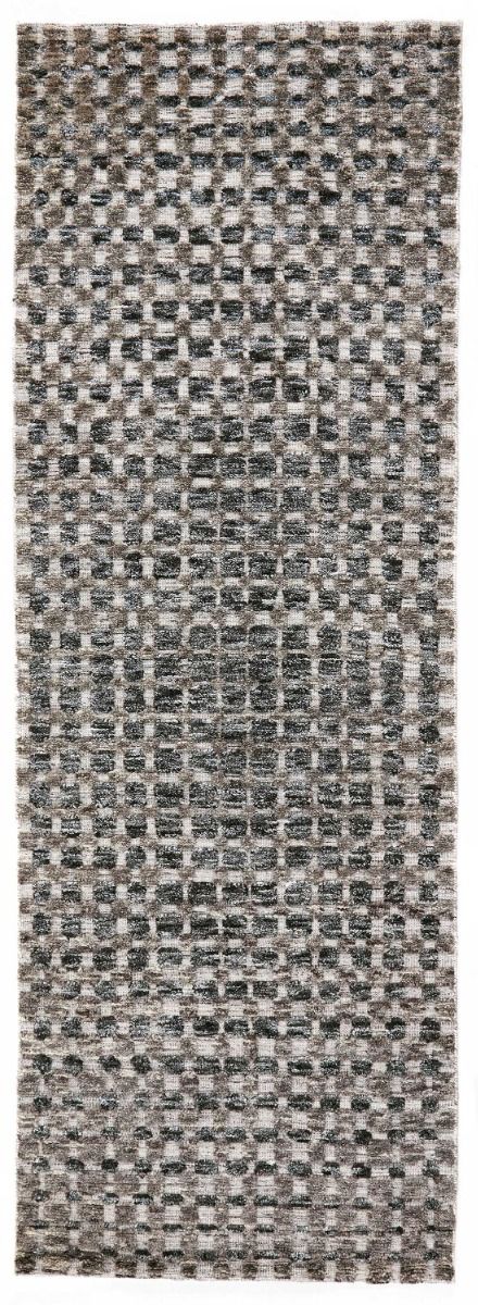 grey runner with geometric pattern