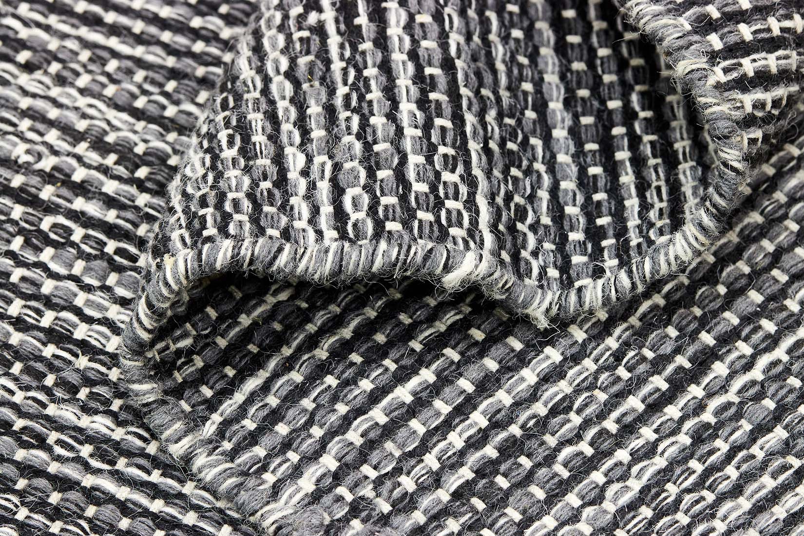 Atlas Charcoal Runner