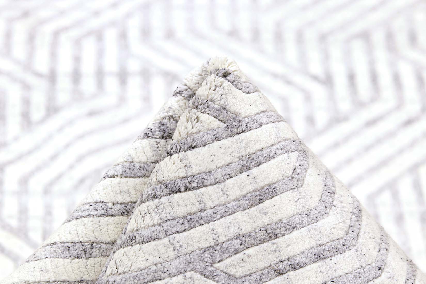 viscose and wool geometric rug in white and grey
